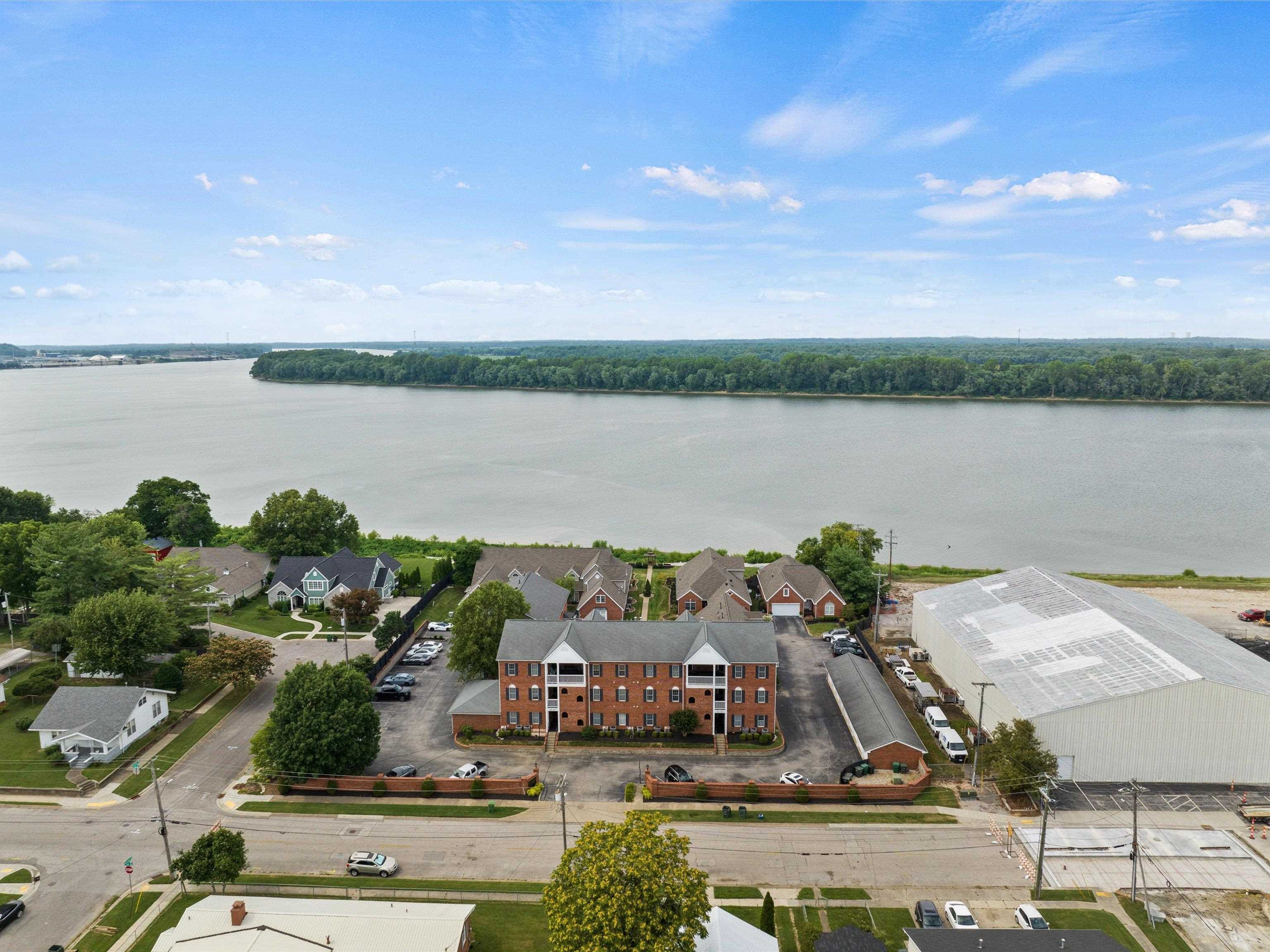 995 First Street, Owensboro, Kentucky 42301, 4 Bedrooms Bedrooms, ,2 BathroomsBathrooms,Single Family Residence,For Sale,First Street,94401