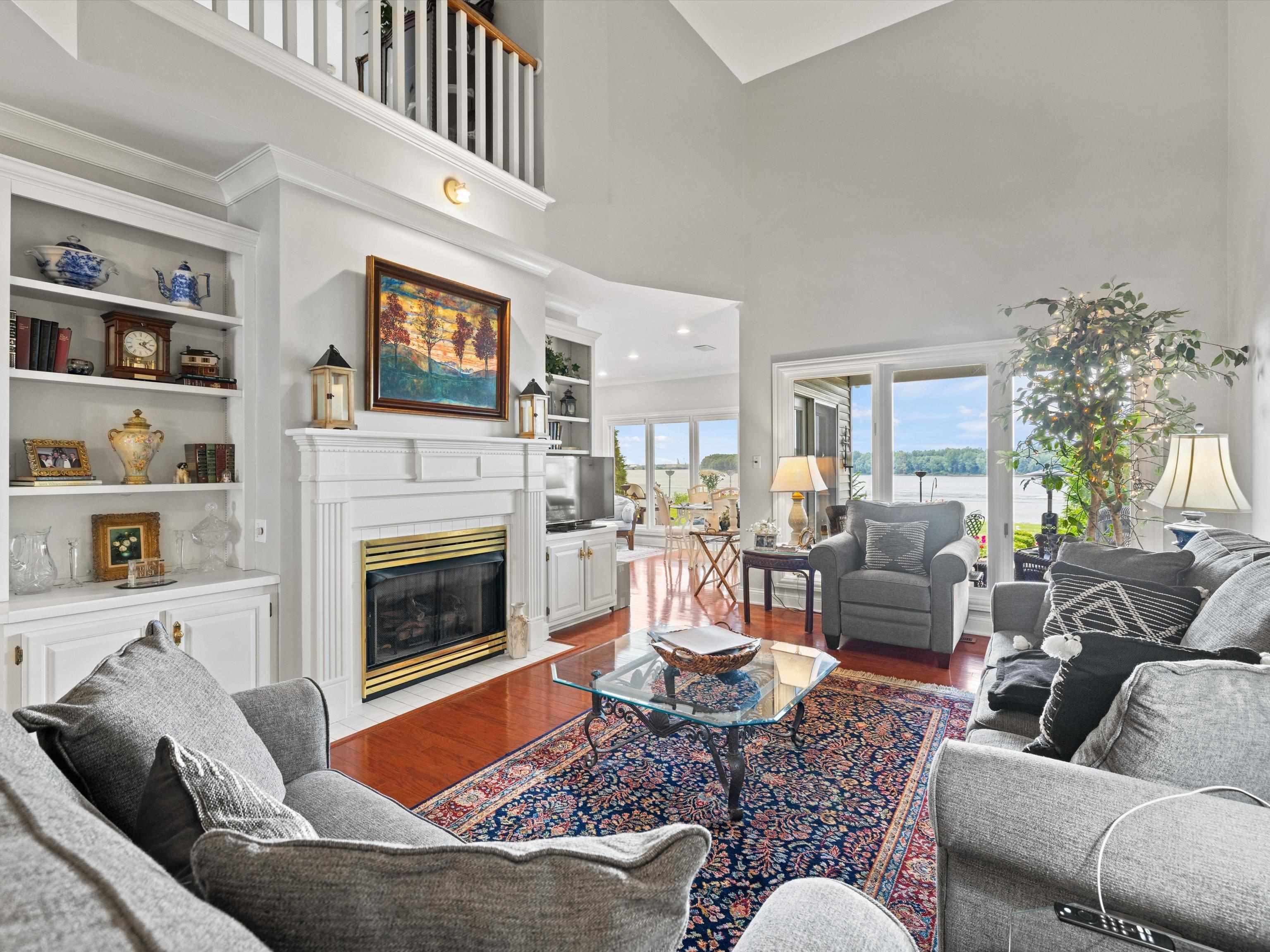 995 First Street, Owensboro, Kentucky 42301, 4 Bedrooms Bedrooms, ,2 BathroomsBathrooms,Single Family Residence,For Sale,First Street,94401