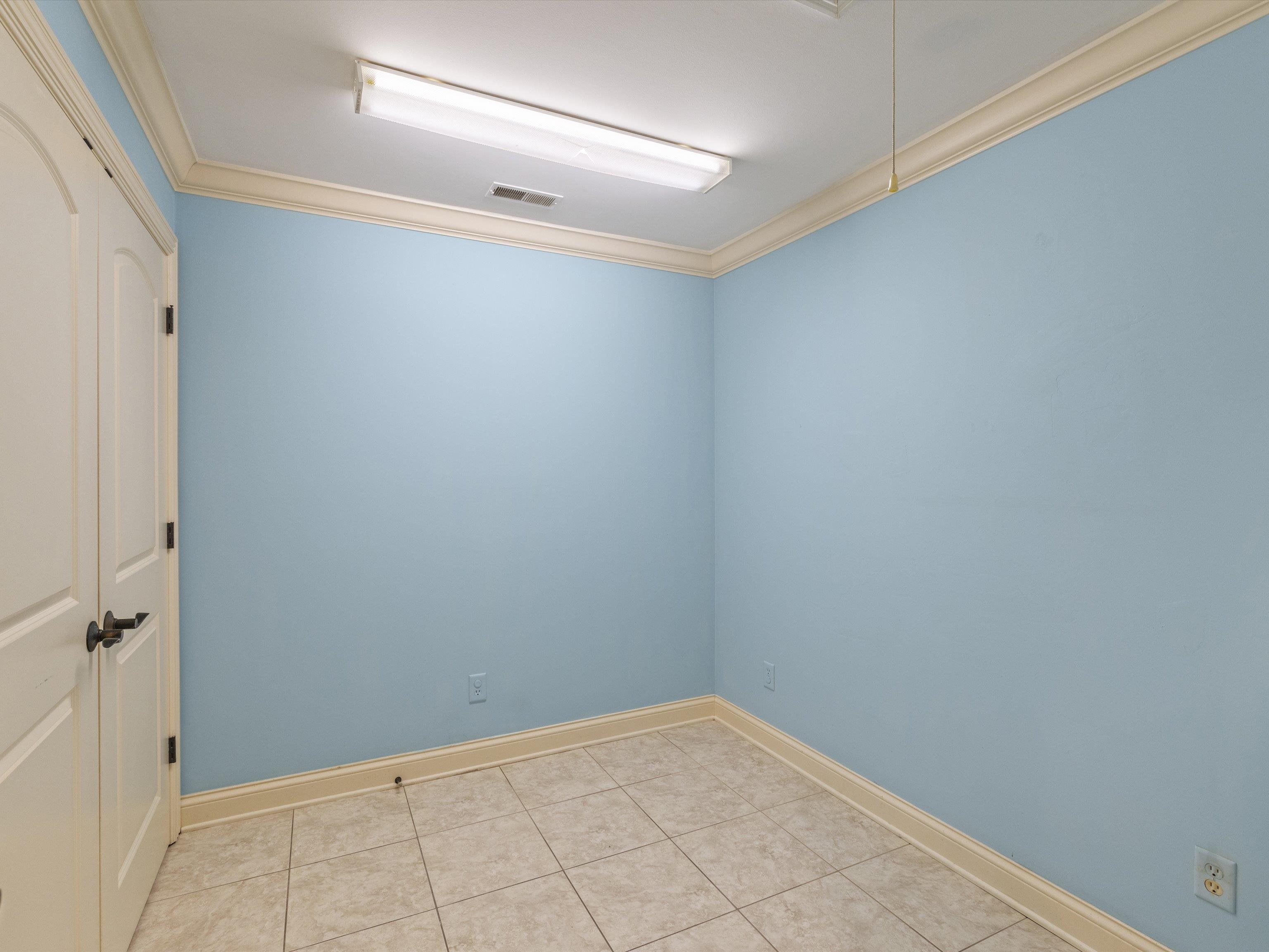 1620 Lock Ave, Owensboro, Kentucky 42301, 2 Bedrooms Bedrooms, ,2 BathroomsBathrooms,Single Family Residence,For Sale,Lock Ave,94402