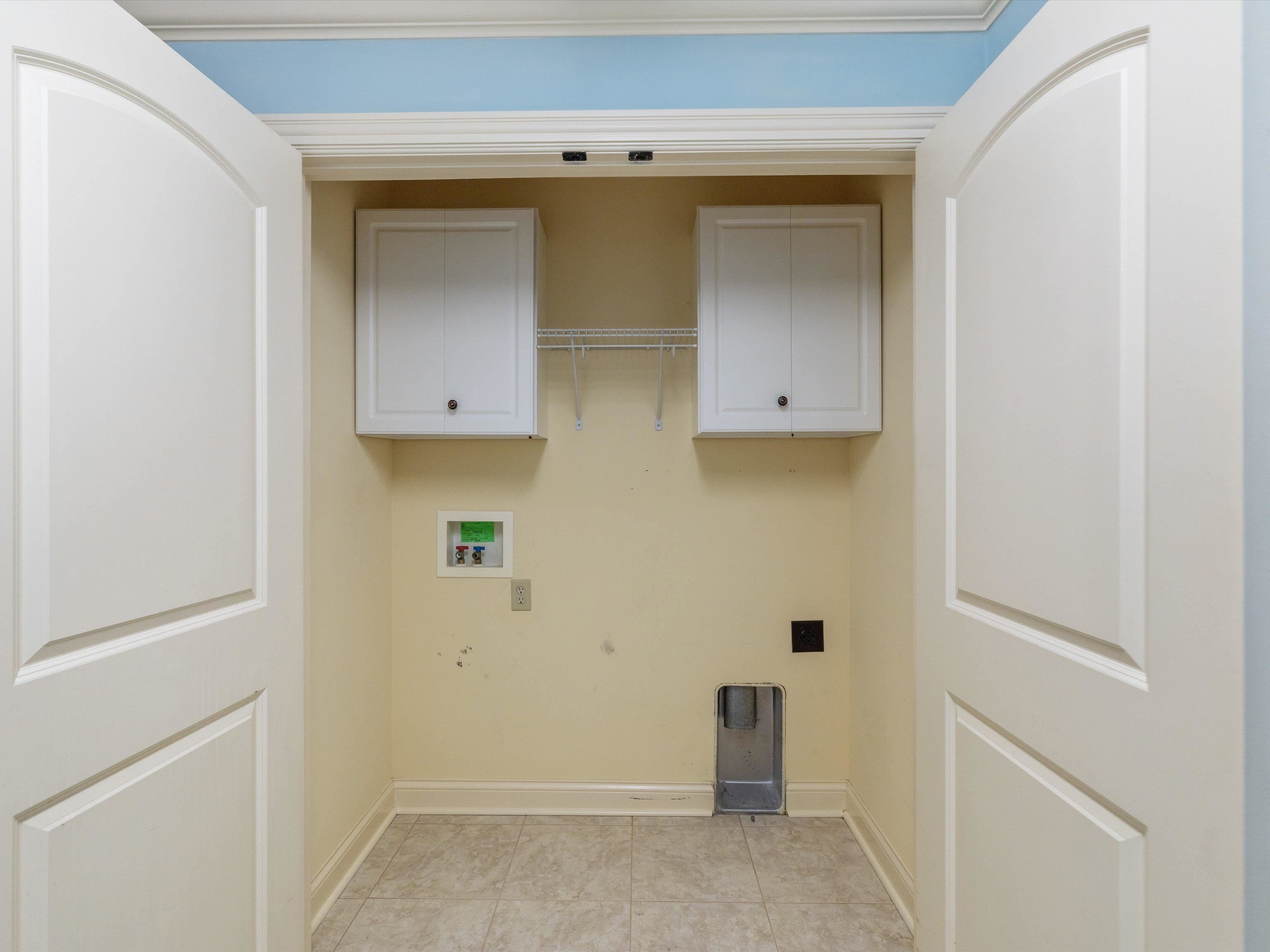 1620 Lock Ave, Owensboro, Kentucky 42301, 2 Bedrooms Bedrooms, ,2 BathroomsBathrooms,Single Family Residence,For Sale,Lock Ave,94402