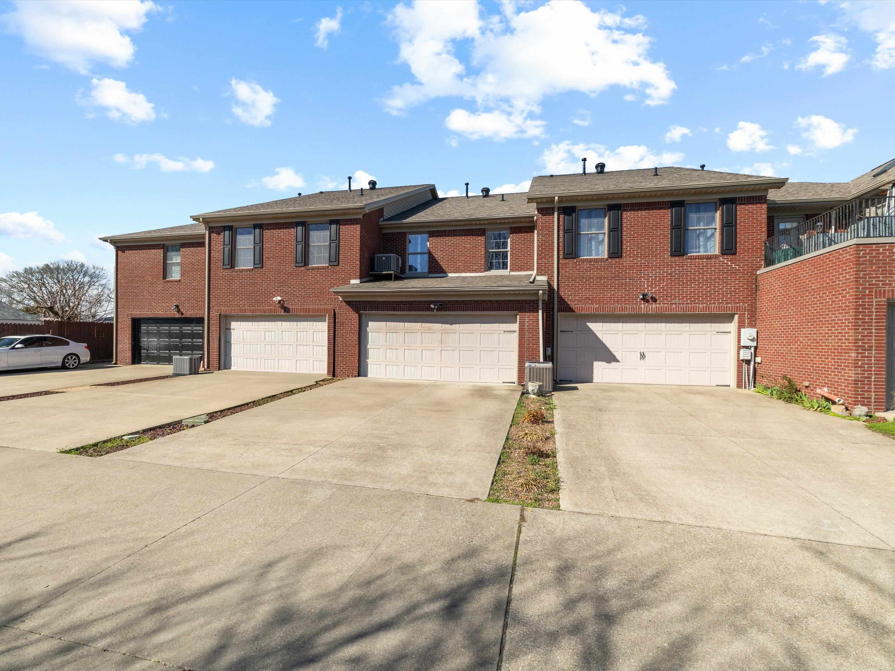 1620 Lock Ave, Owensboro, Kentucky 42301, 2 Bedrooms Bedrooms, ,2 BathroomsBathrooms,Single Family Residence,For Sale,Lock Ave,94402