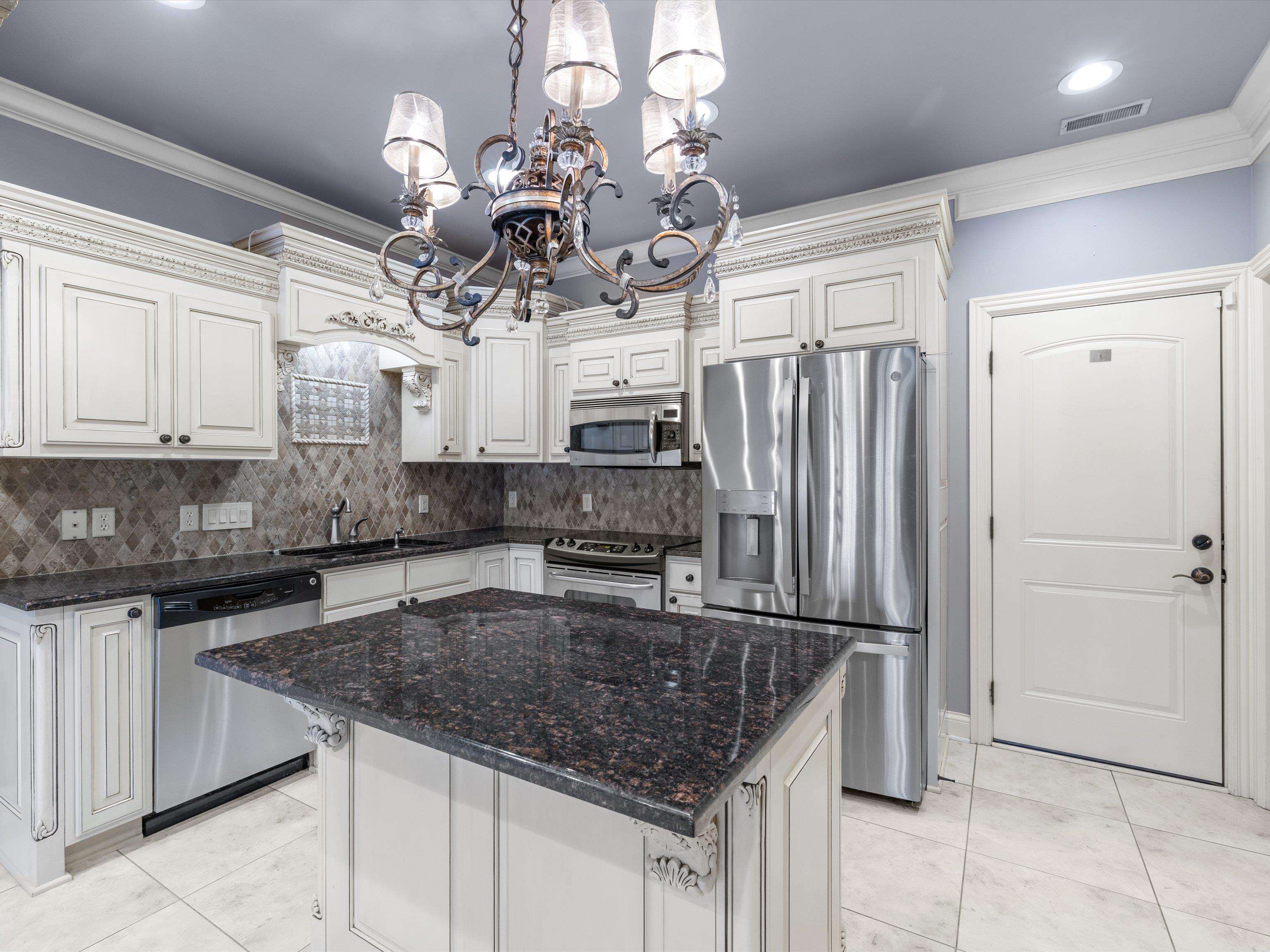 1620 Lock Ave, Owensboro, Kentucky 42301, 2 Bedrooms Bedrooms, ,2 BathroomsBathrooms,Single Family Residence,For Sale,Lock Ave,94402