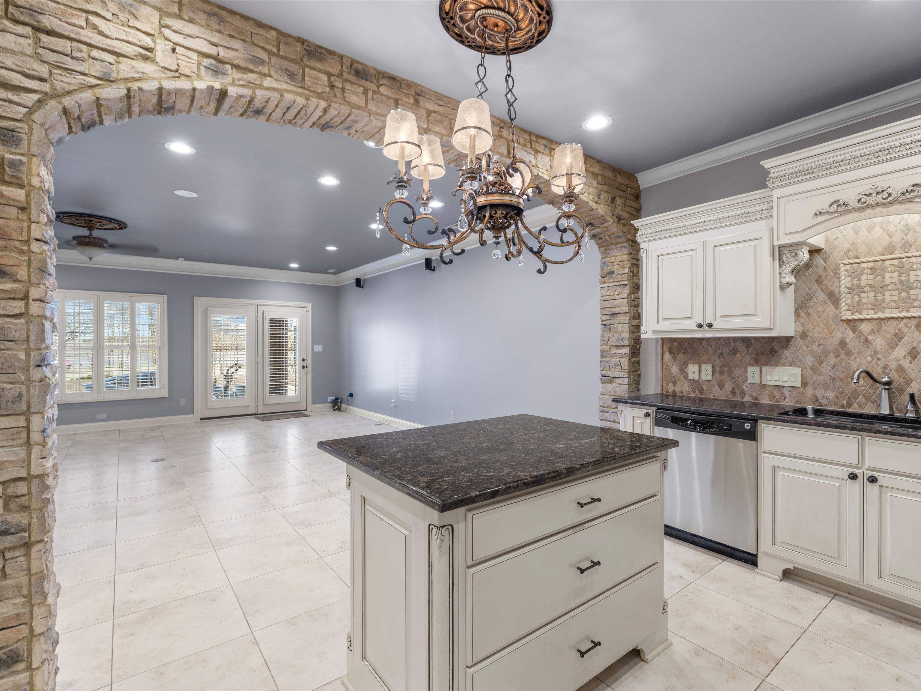 1620 Lock Ave, Owensboro, Kentucky 42301, 2 Bedrooms Bedrooms, ,2 BathroomsBathrooms,Single Family Residence,For Sale,Lock Ave,94402