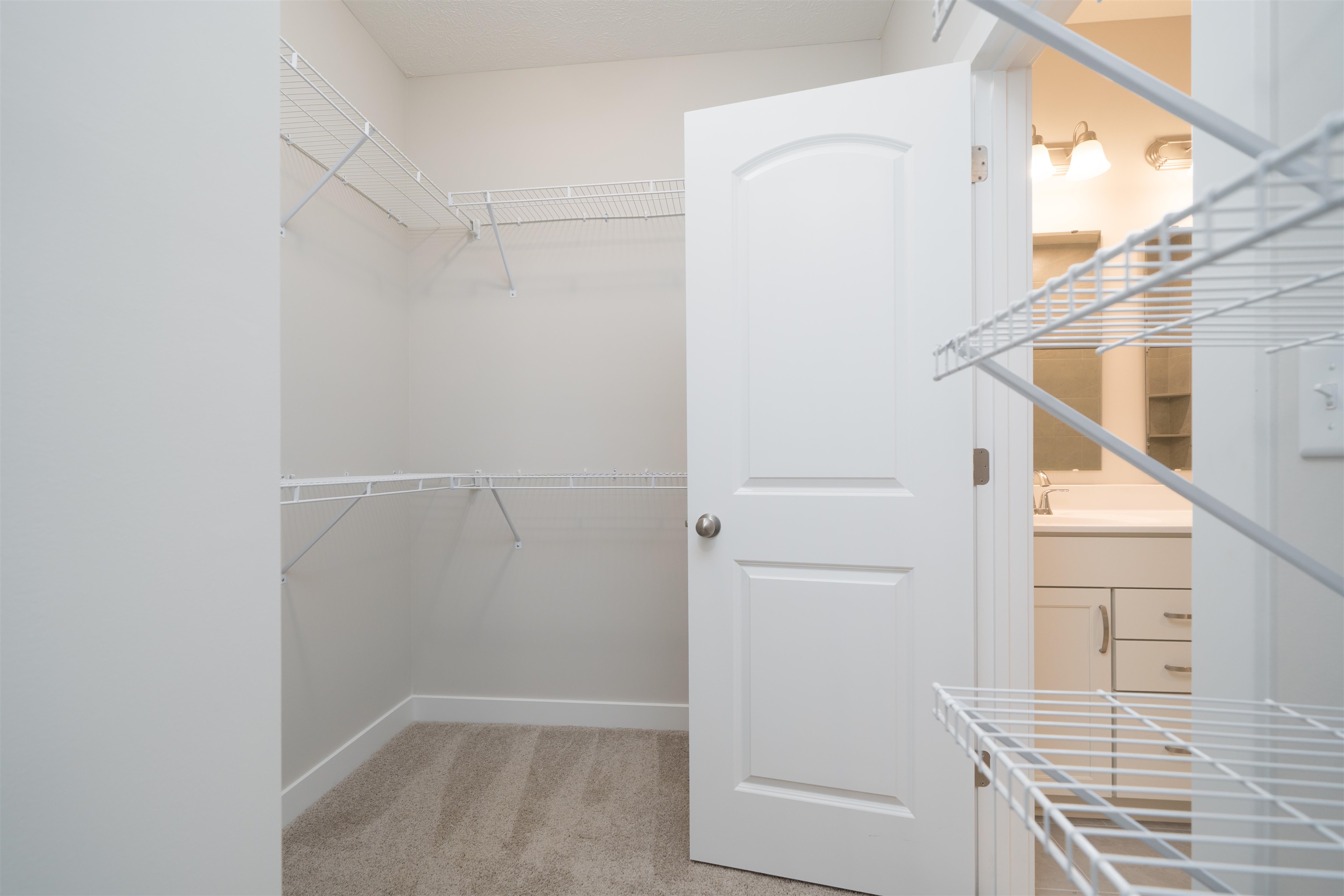 1048 Quartz, Owensboro, Kentucky 42301-8453, 3 Bedrooms Bedrooms, ,2 BathroomsBathrooms,Single Family Residence,For Sale,Quartz,94403