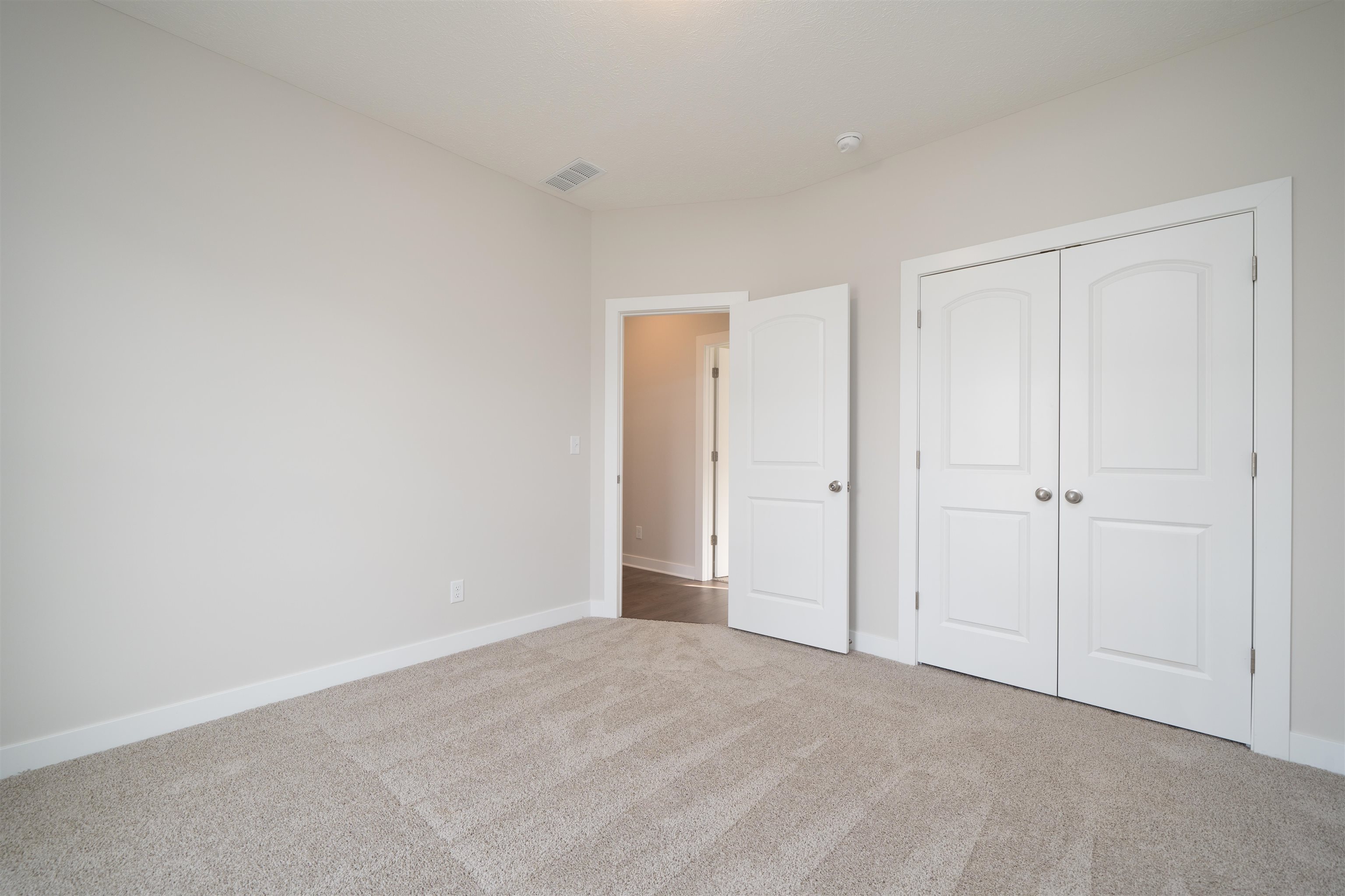 1048 Quartz, Owensboro, Kentucky 42301-8453, 3 Bedrooms Bedrooms, ,2 BathroomsBathrooms,Single Family Residence,For Sale,Quartz,94403