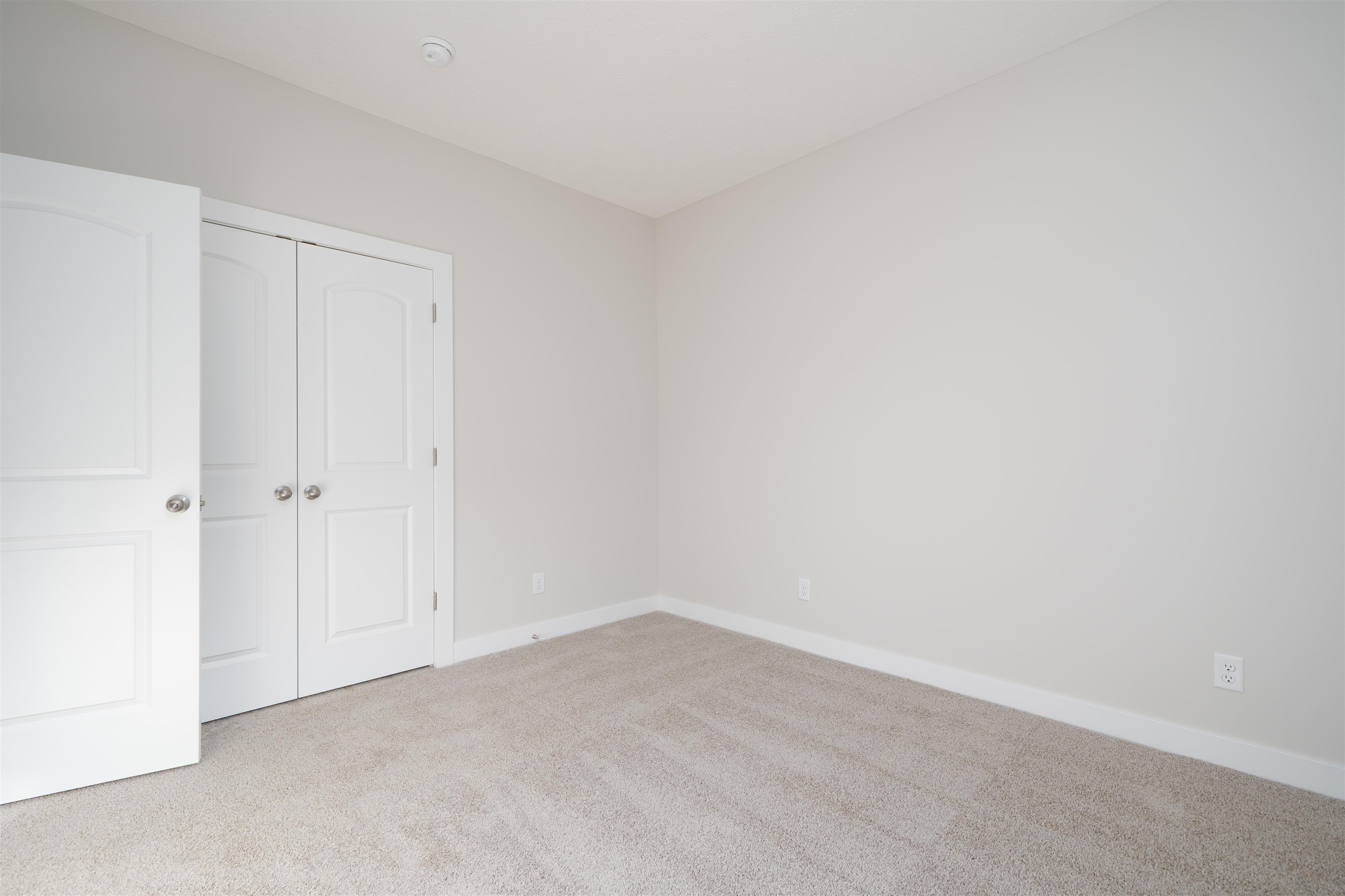 1048 Quartz, Owensboro, Kentucky 42301-8453, 3 Bedrooms Bedrooms, ,2 BathroomsBathrooms,Single Family Residence,For Sale,Quartz,94403