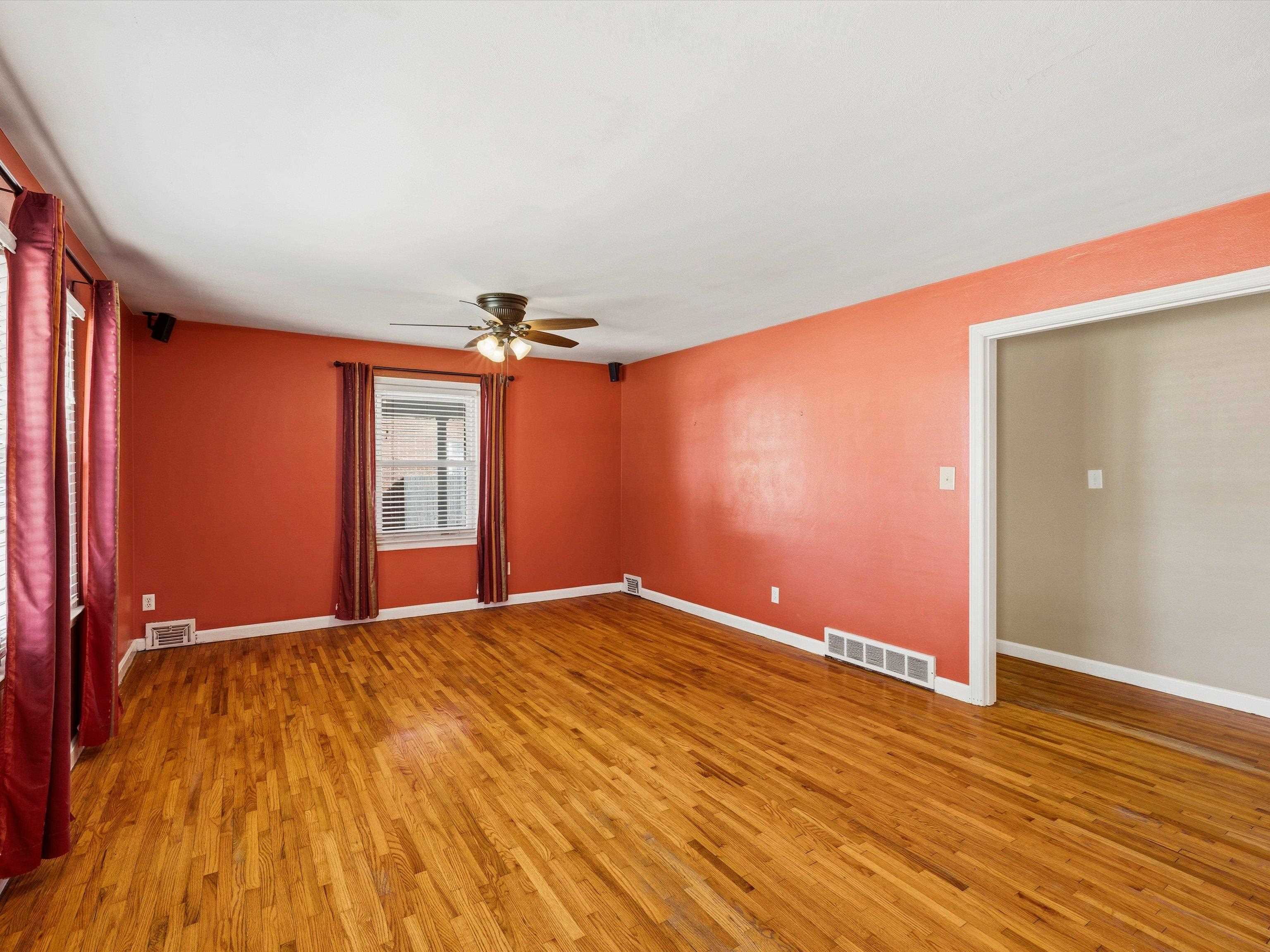 520 Warwick Dr W, Owensboro, Kentucky 42303, 3 Bedrooms Bedrooms, ,2 BathroomsBathrooms,Single Family Residence,For Sale,Warwick Dr W,94404