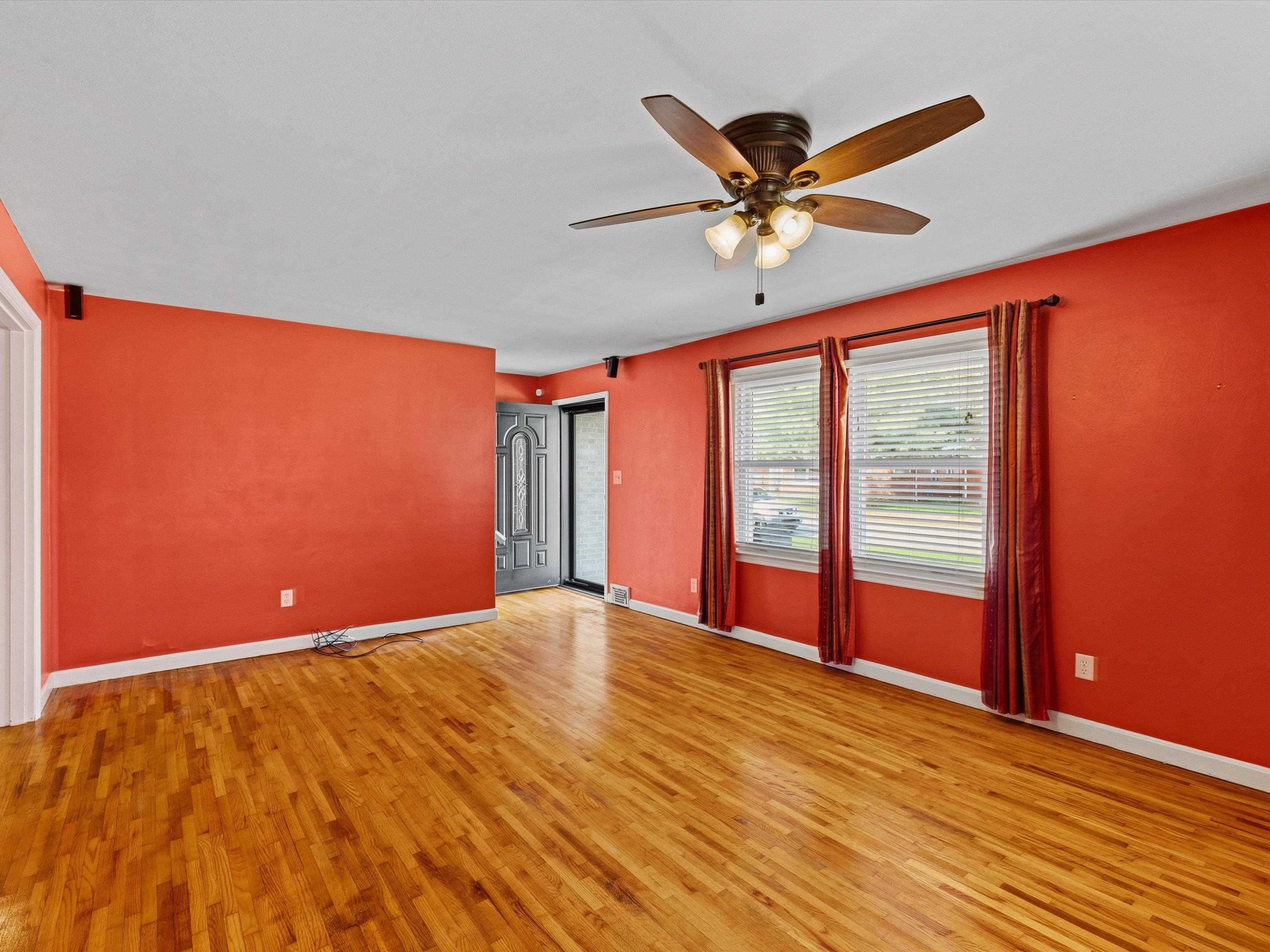 520 Warwick Dr W, Owensboro, Kentucky 42303, 3 Bedrooms Bedrooms, ,2 BathroomsBathrooms,Single Family Residence,For Sale,Warwick Dr W,94404