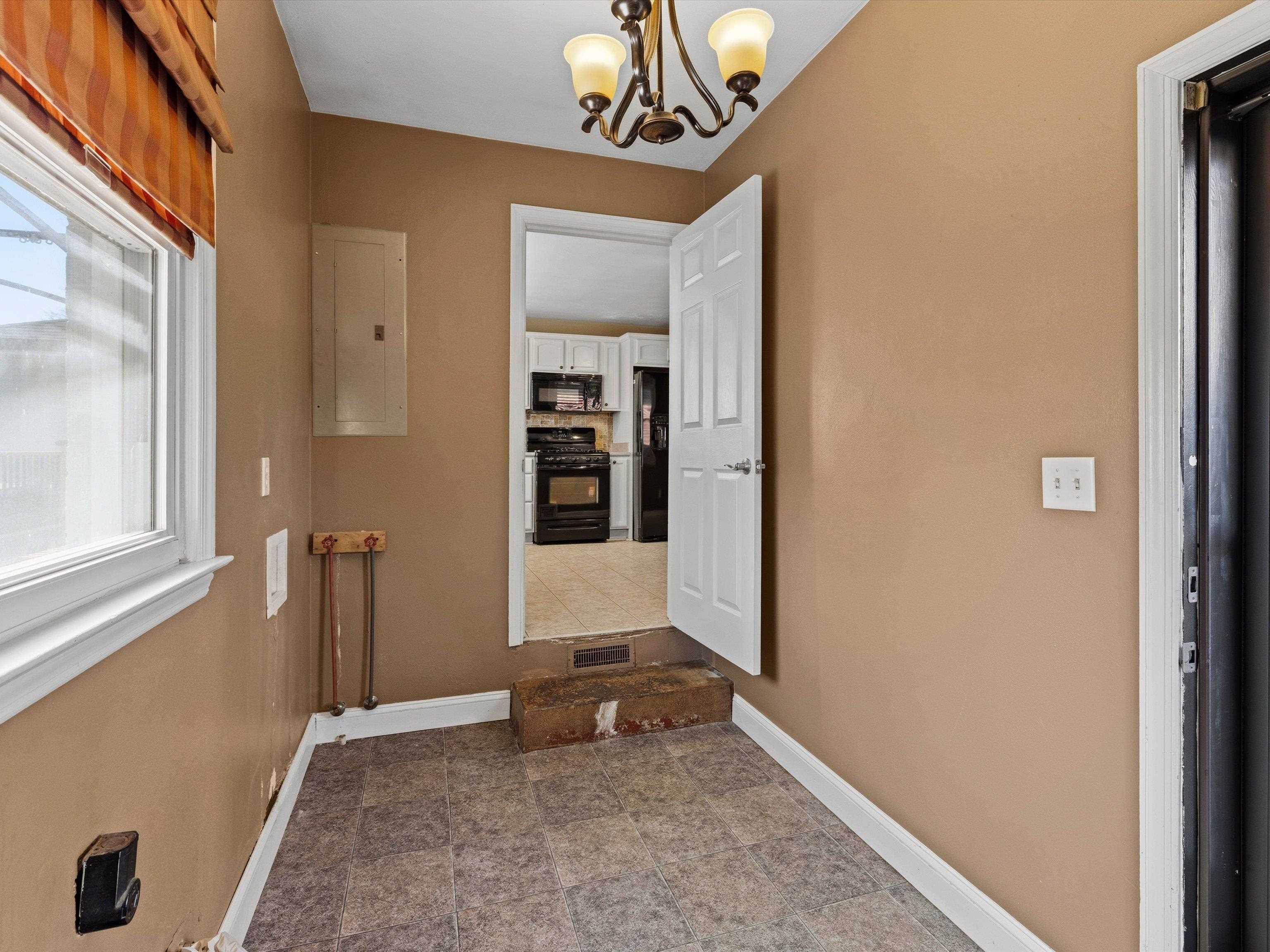 520 Warwick Dr W, Owensboro, Kentucky 42303, 3 Bedrooms Bedrooms, ,2 BathroomsBathrooms,Single Family Residence,For Sale,Warwick Dr W,94404