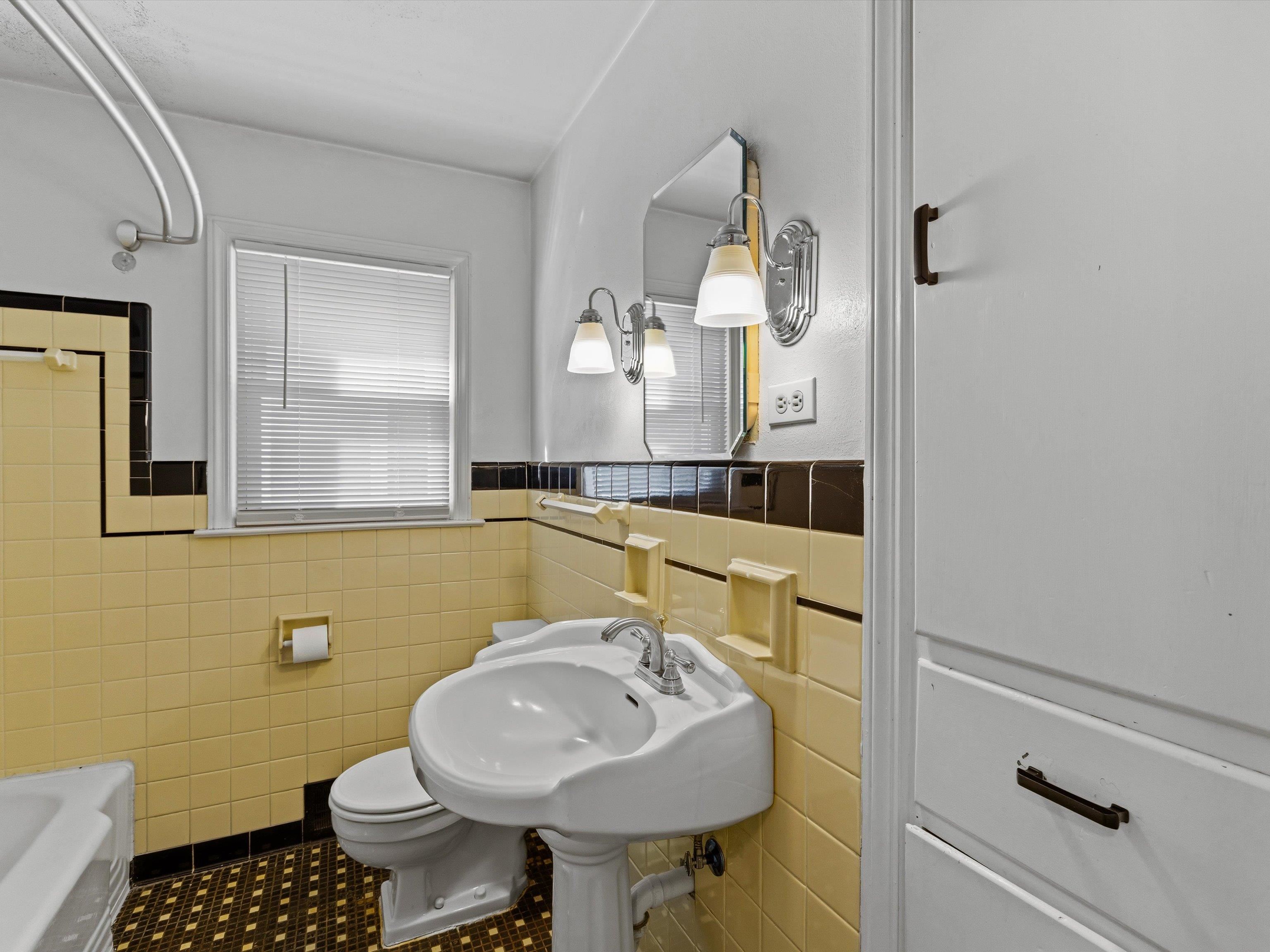 520 Warwick Dr W, Owensboro, Kentucky 42303, 3 Bedrooms Bedrooms, ,2 BathroomsBathrooms,Single Family Residence,For Sale,Warwick Dr W,94404