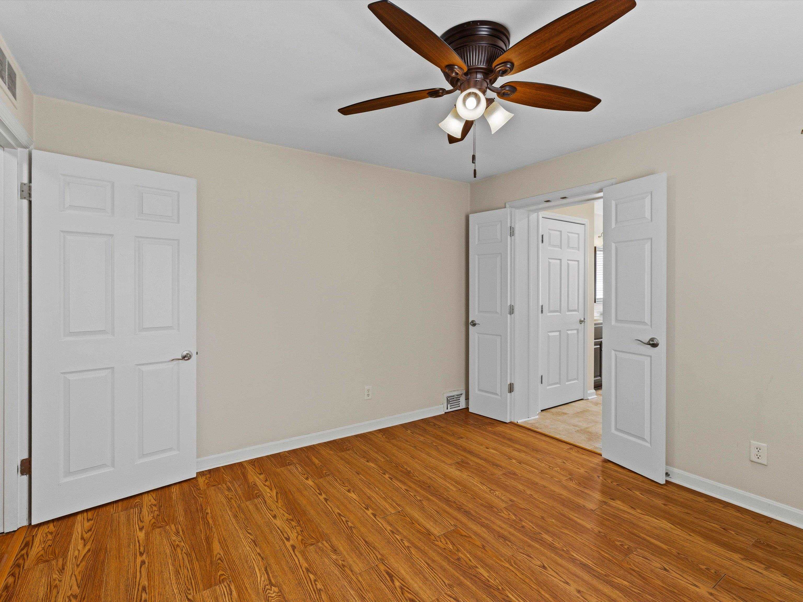 520 Warwick Dr W, Owensboro, Kentucky 42303, 3 Bedrooms Bedrooms, ,2 BathroomsBathrooms,Single Family Residence,For Sale,Warwick Dr W,94404