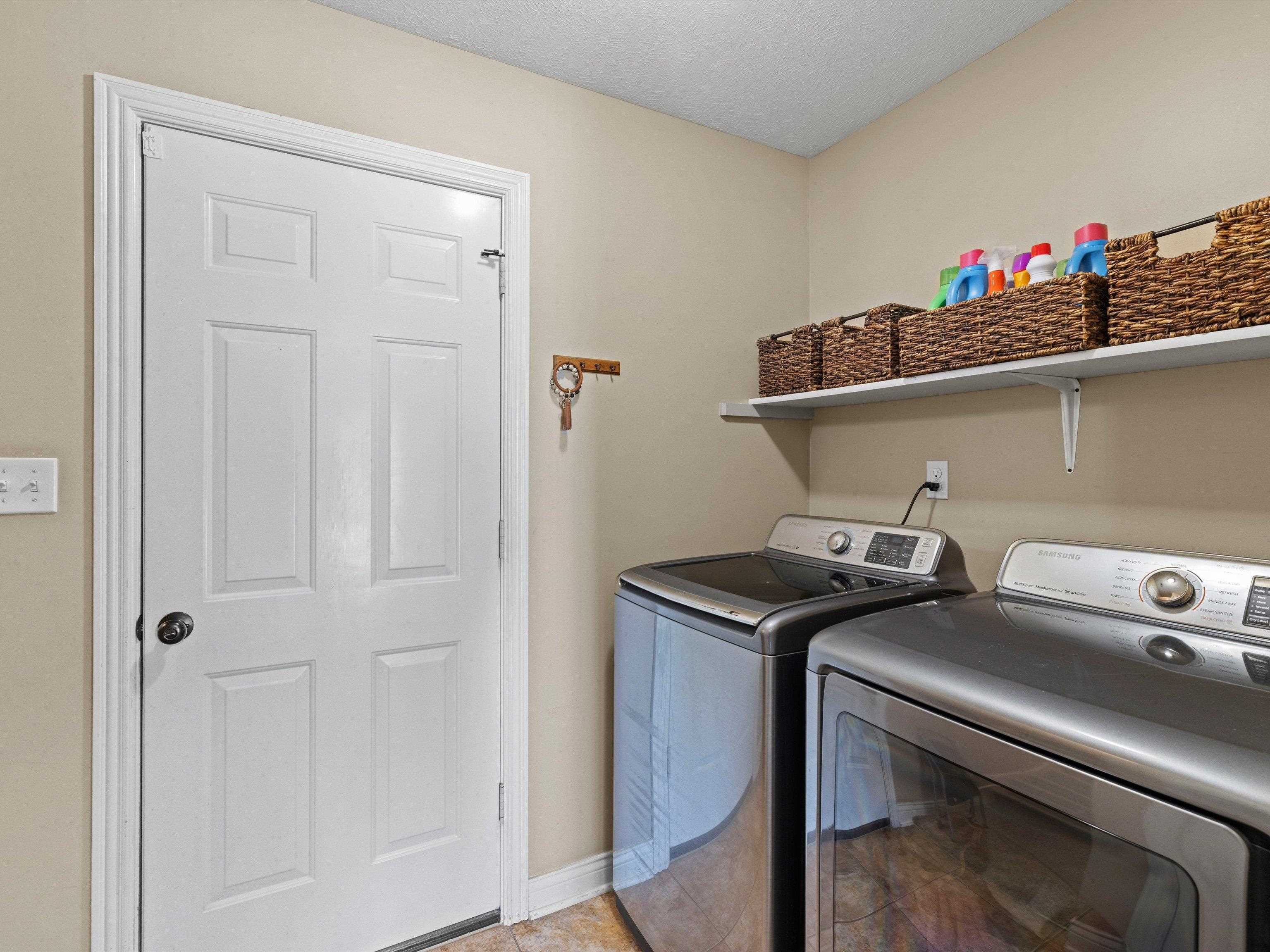 5370 Willow Brook Loop, Owensboro, Kentucky 42301, 4 Bedrooms Bedrooms, ,2 BathroomsBathrooms,Single Family Residence,For Sale,Willow Brook Loop,94407