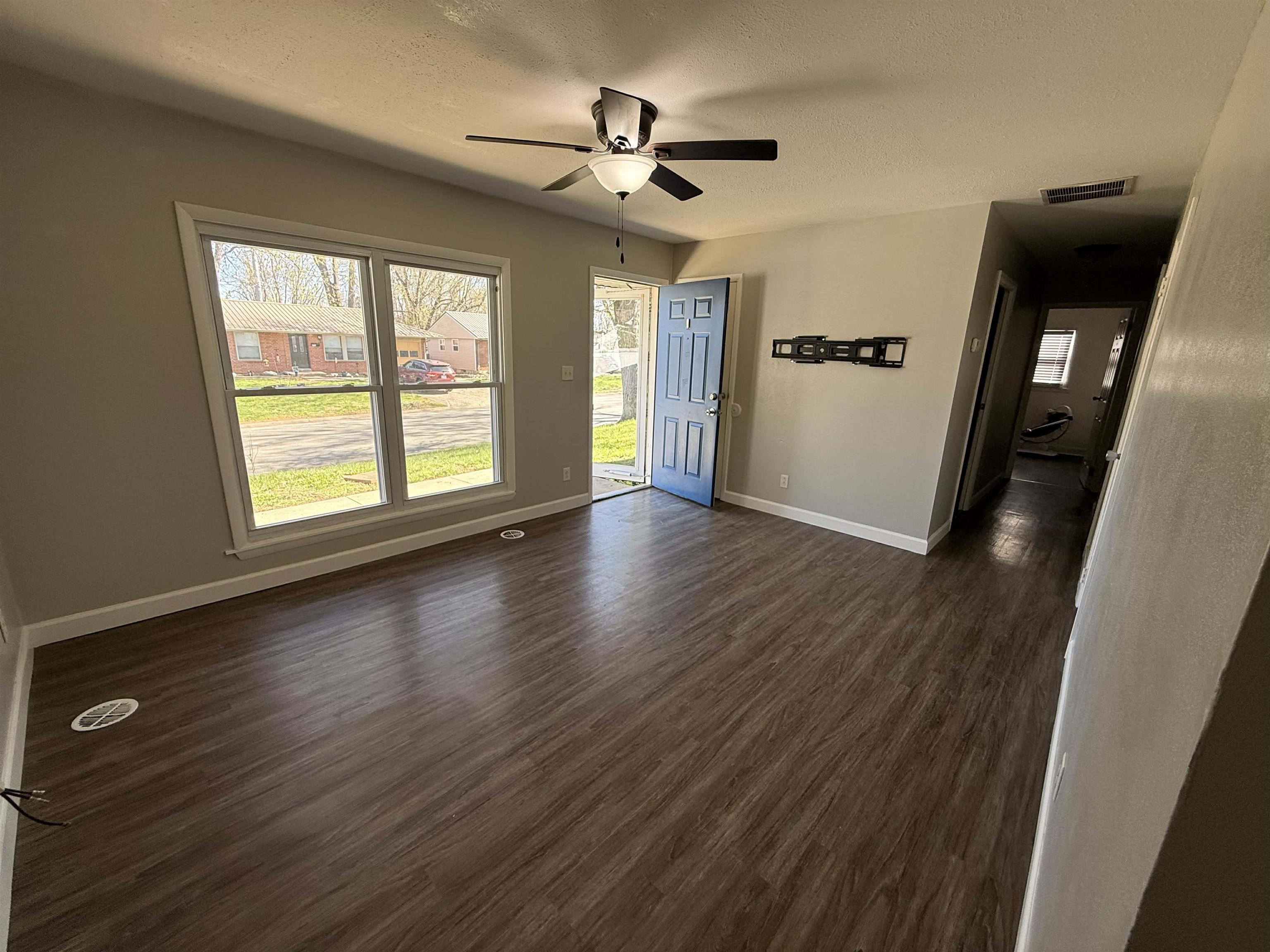 1236 Gilbert Lane, Owensboro, Kentucky 42303-1354, 3 Bedrooms Bedrooms, ,1 BathroomBathrooms,Single Family Residence,For Sale,Gilbert Lane,94409