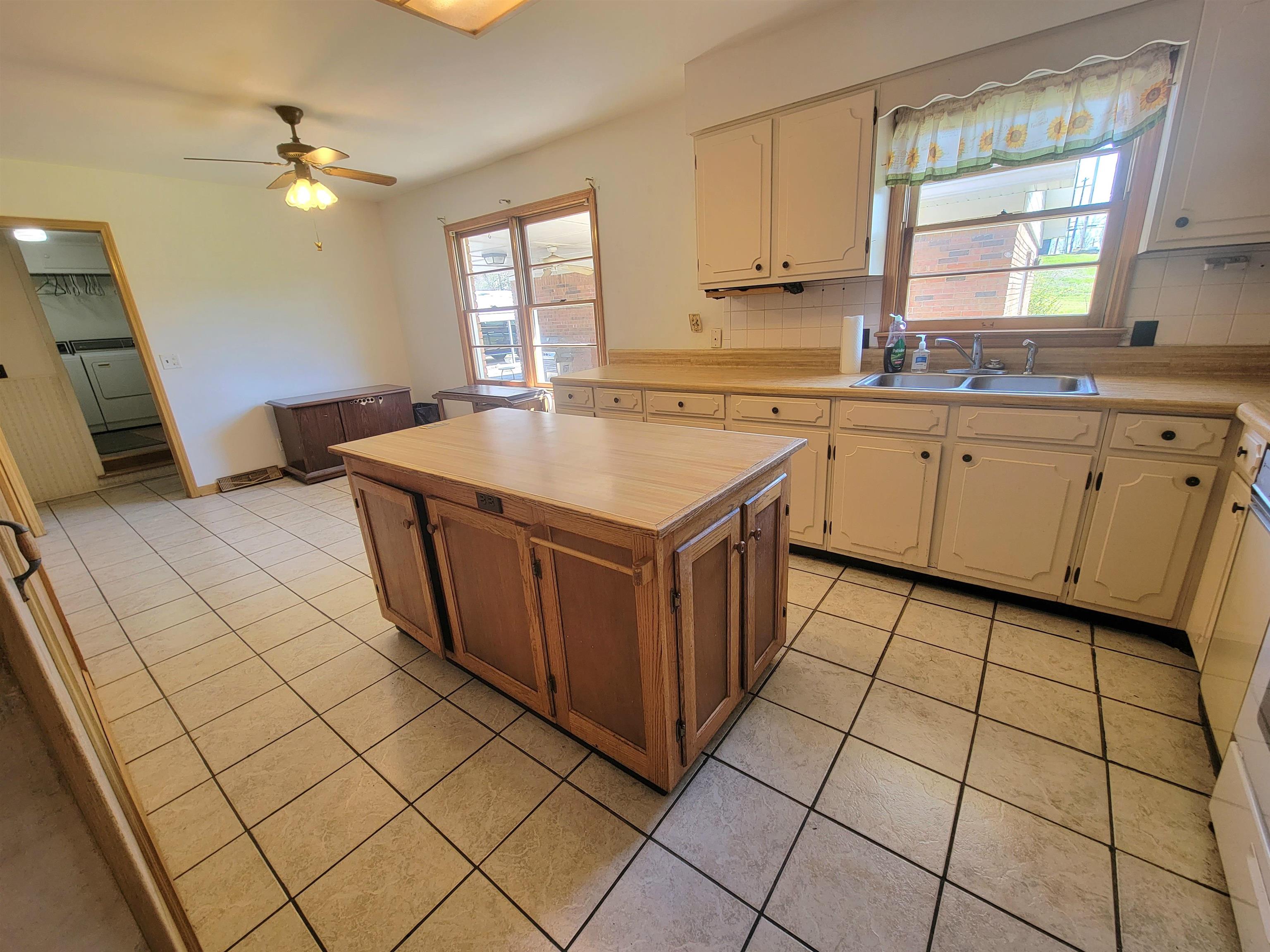 603 Madison, Beaver Dam, Kentucky 42320, 3 Bedrooms Bedrooms, ,2 BathroomsBathrooms,Single Family Residence,For Sale,Madison,94410