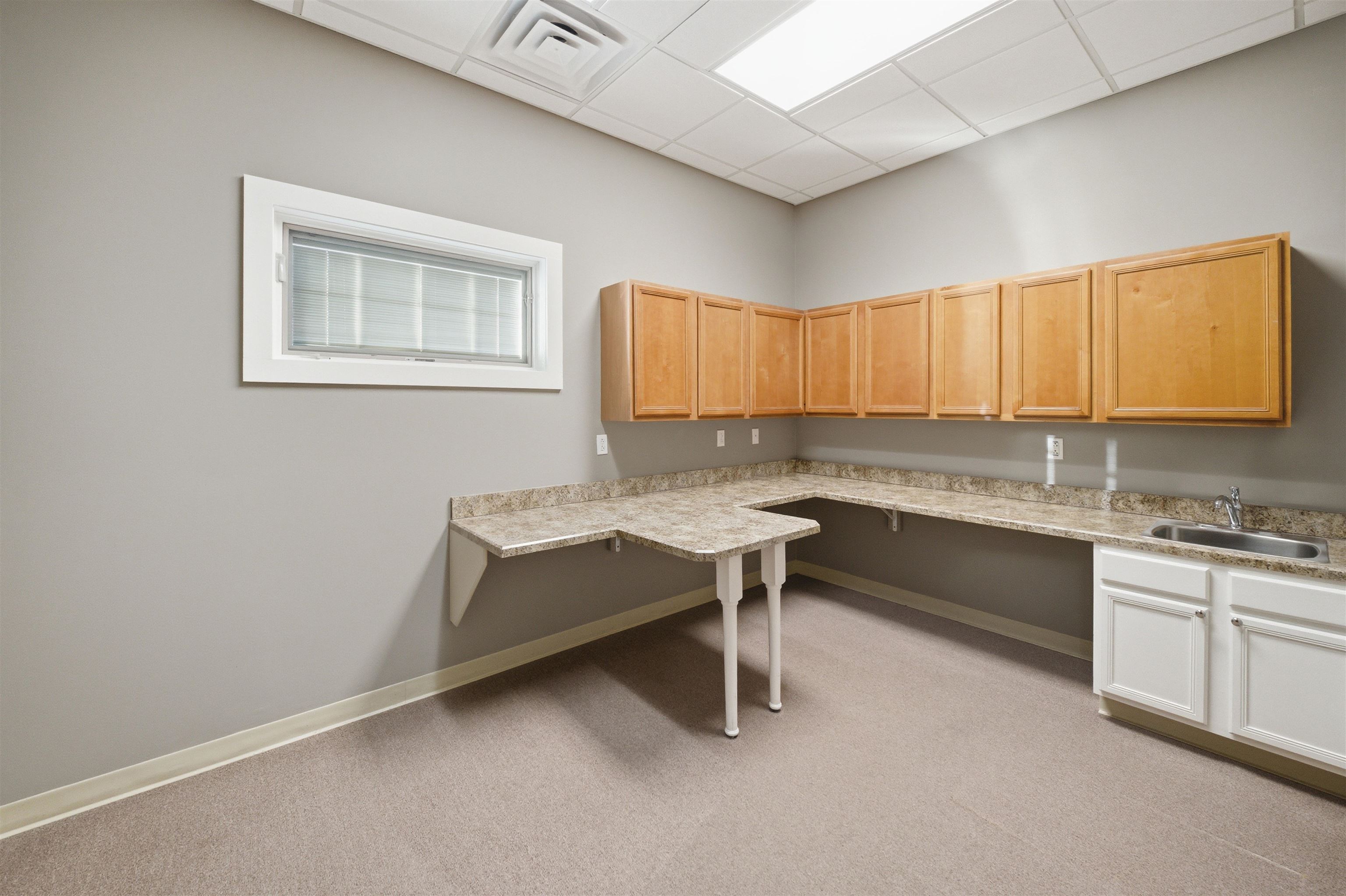 3400 New Hartford Rd Ste B, Owensboro, Kentucky 42303, ,Office,For Sale,New Hartford Rd Ste B,94412