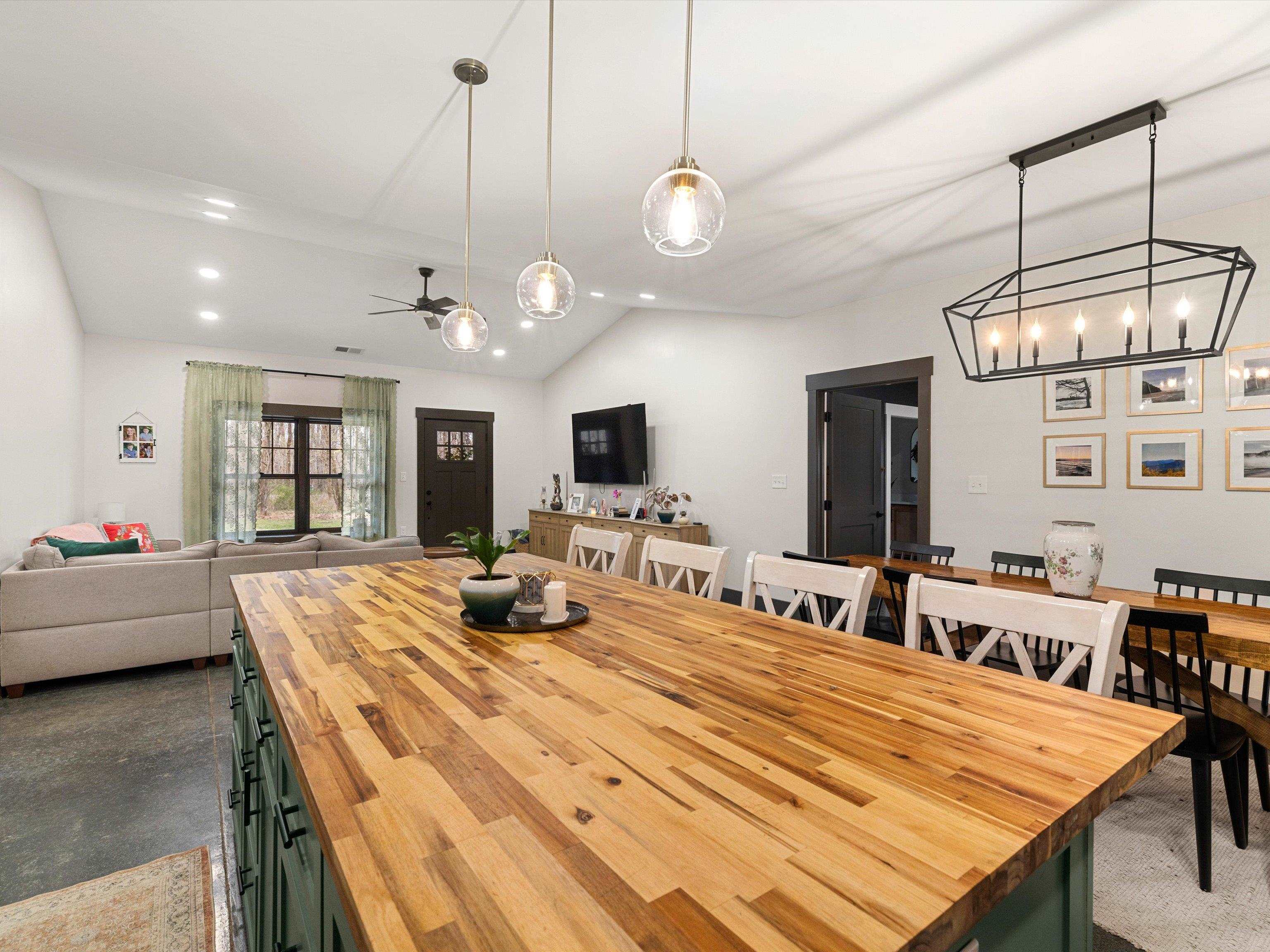 290 Railroad Bed Road, Fordsville, Kentucky 42343, 4 Bedrooms Bedrooms, ,2 BathroomsBathrooms,Single Family Residence,For Sale,Railroad Bed Road,94418