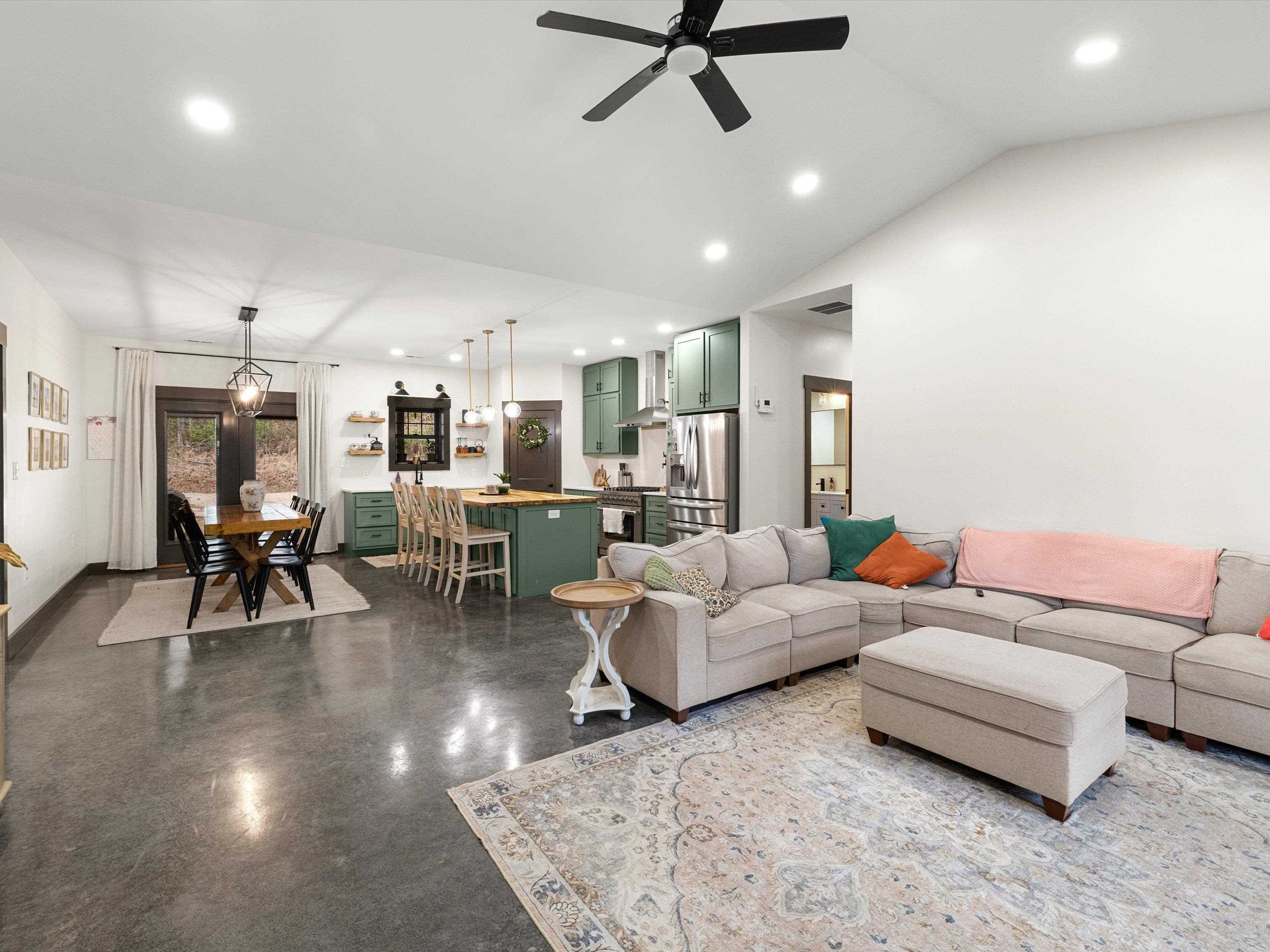 290 Railroad Bed Road, Fordsville, Kentucky 42343, 4 Bedrooms Bedrooms, ,2 BathroomsBathrooms,Single Family Residence,For Sale,Railroad Bed Road,94418