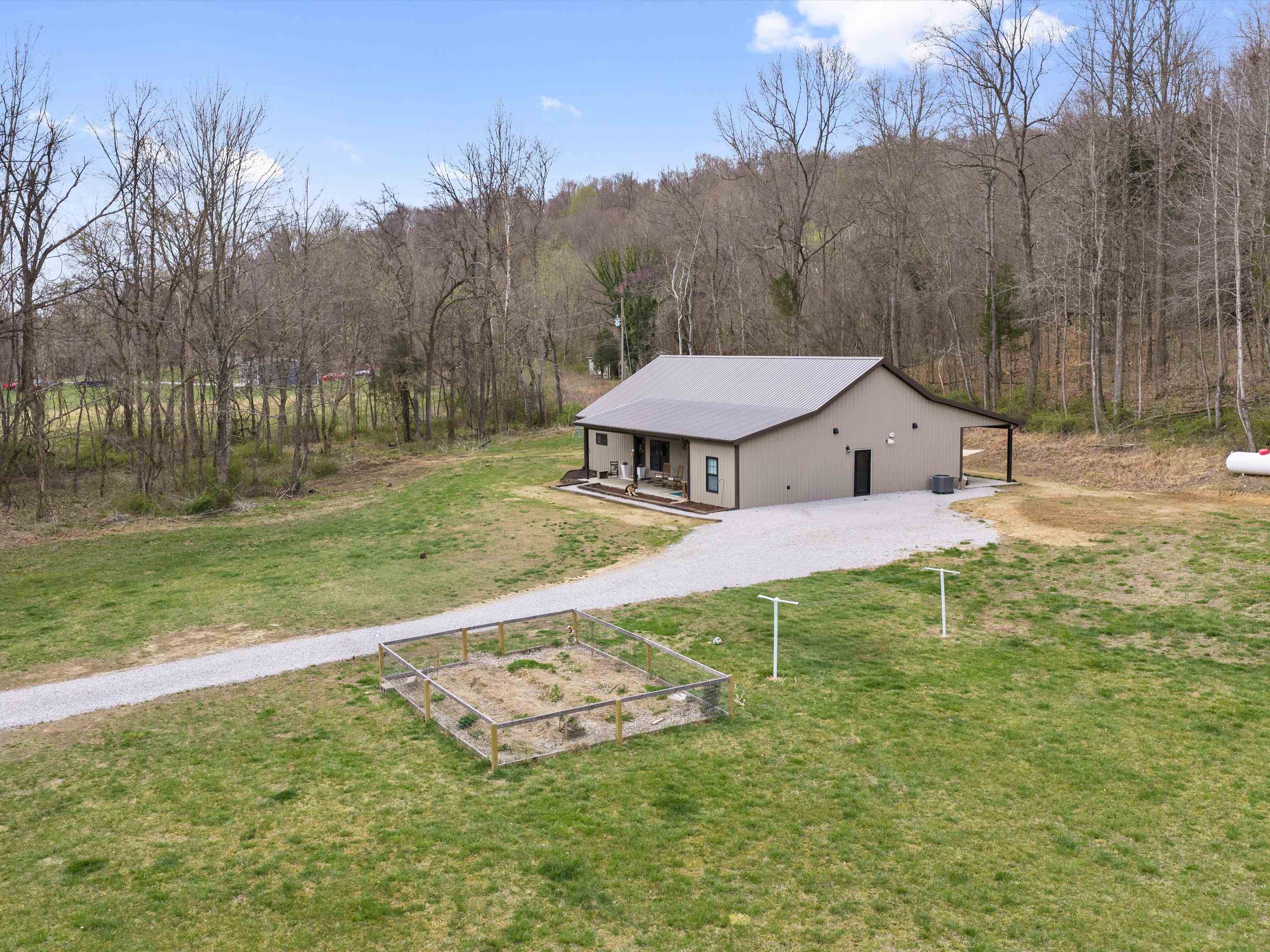 290 Railroad Bed Road, Fordsville, Kentucky 42343, 4 Bedrooms Bedrooms, ,2 BathroomsBathrooms,Single Family Residence,For Sale,Railroad Bed Road,94418