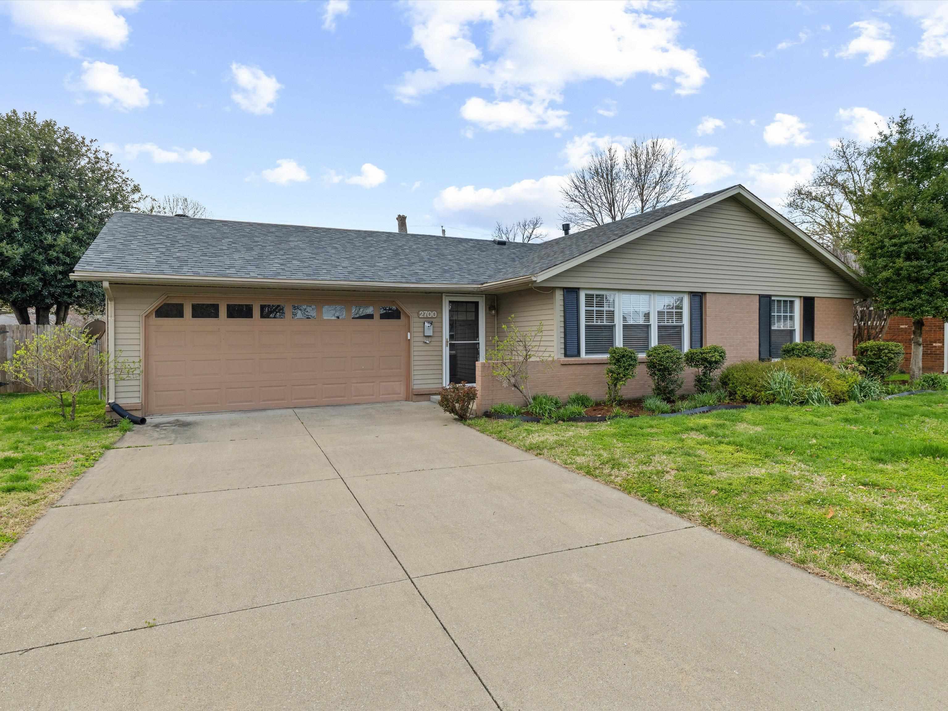 2700 Baylor Pl, Owensboro, Kentucky 42301, 3 Bedrooms Bedrooms, ,2 BathroomsBathrooms,Single Family Residence,For Sale,Baylor Pl,94424