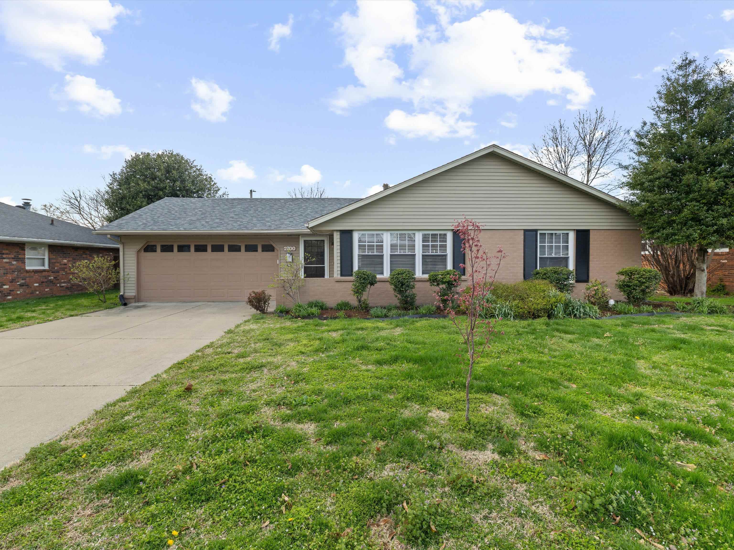 2700 Baylor Pl, Owensboro, Kentucky 42301, 3 Bedrooms Bedrooms, ,2 BathroomsBathrooms,Single Family Residence,For Sale,Baylor Pl,94424
