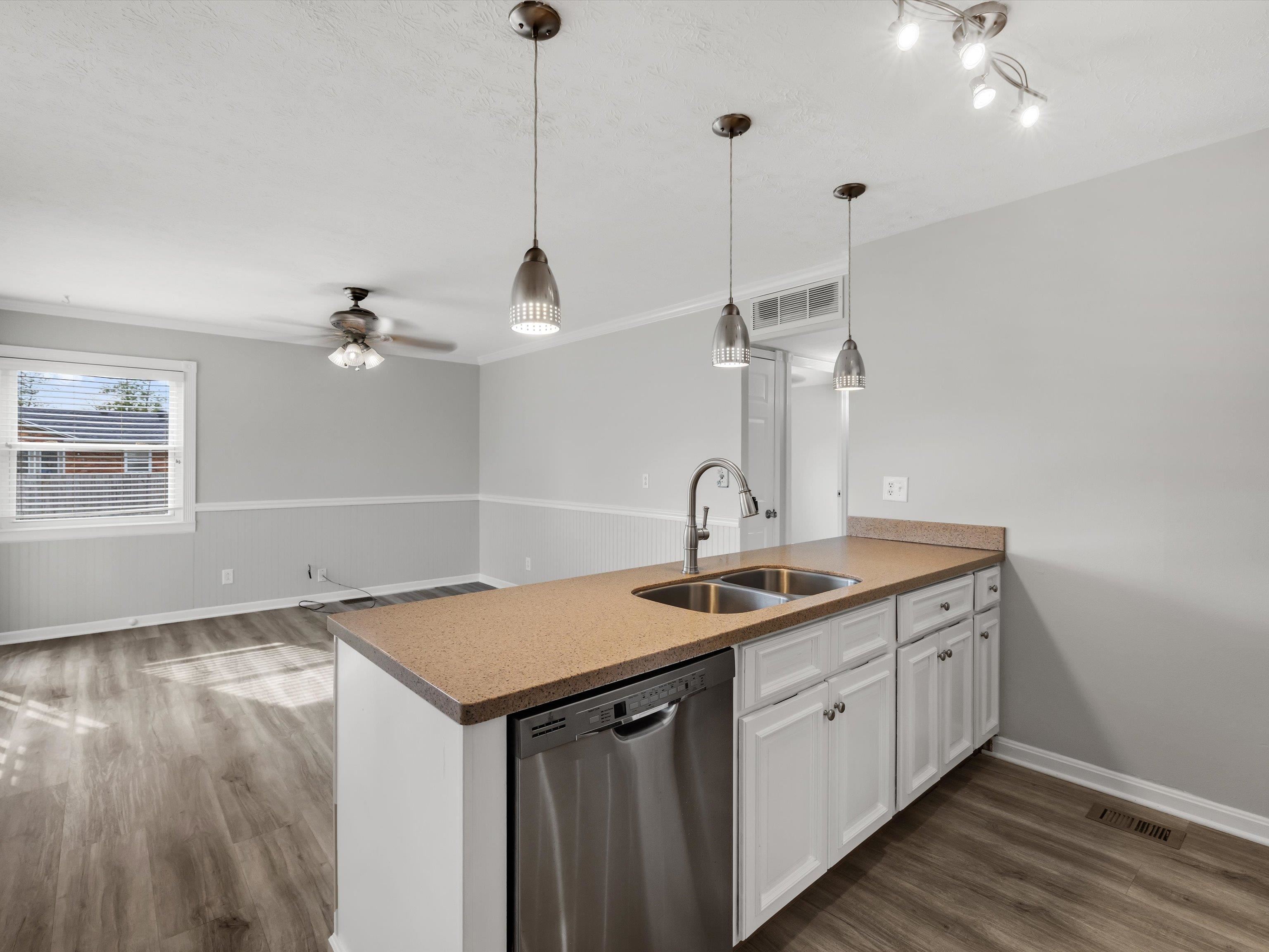 2700 Baylor Pl, Owensboro, Kentucky 42301, 3 Bedrooms Bedrooms, ,2 BathroomsBathrooms,Single Family Residence,For Sale,Baylor Pl,94424