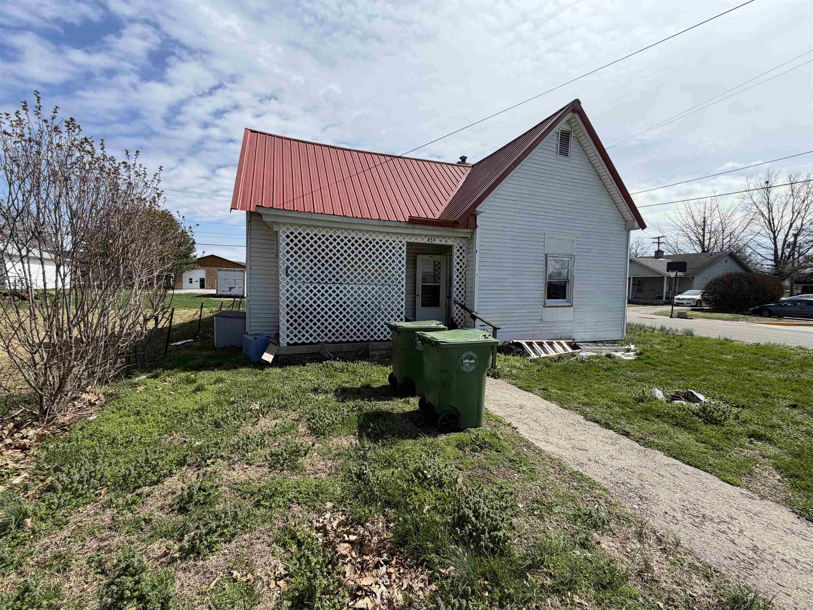 237 Edwards St, Owensboro, Kentucky 42301, 3 Bedrooms Bedrooms, ,1 BathroomBathrooms,Single Family Residence,For Sale,Edwards St,94425