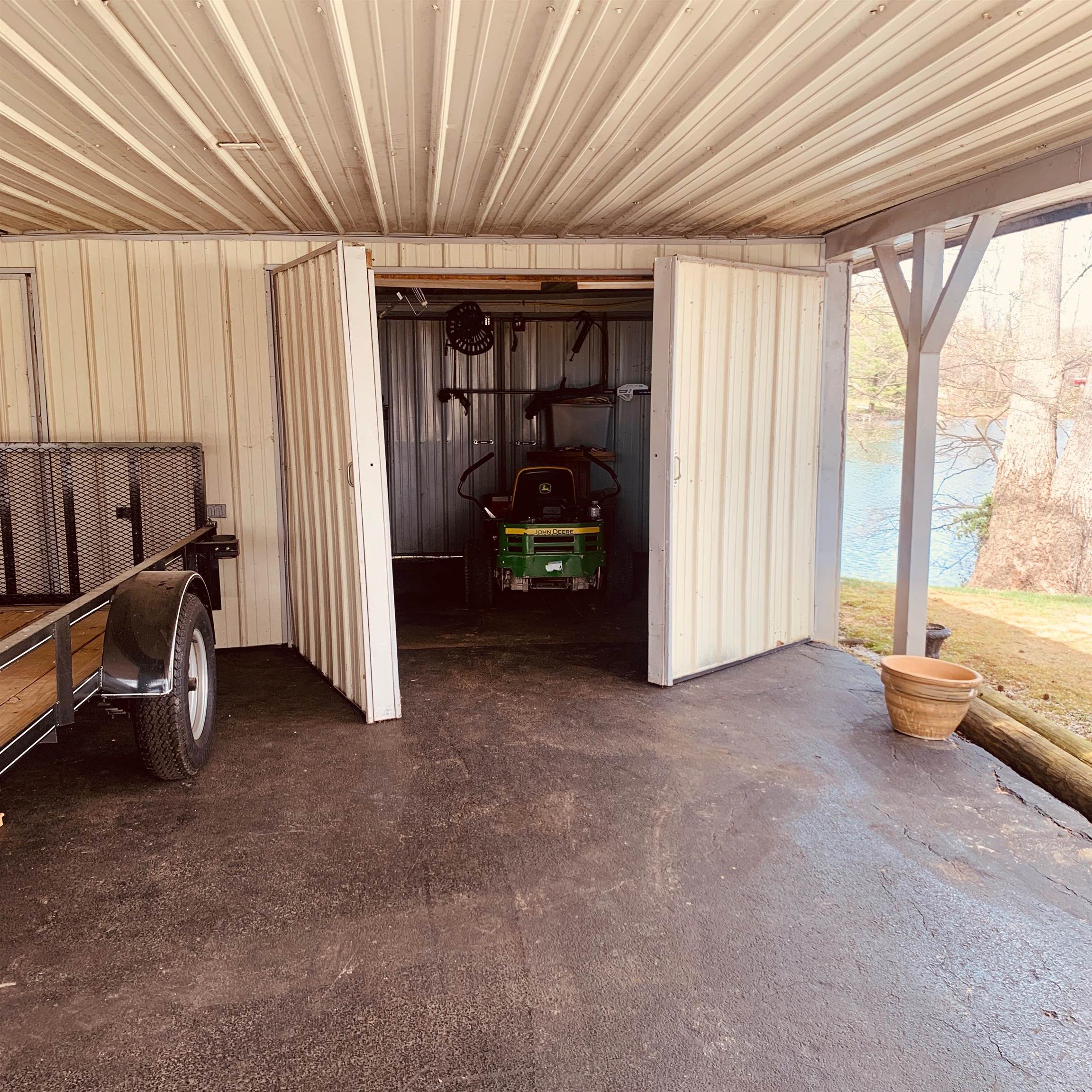 8801 Kingfisher Lake Road, Maceo, Kentucky 42355, 3 Bedrooms Bedrooms, ,3 BathroomsBathrooms,Single Family Residence,For Sale,Kingfisher Lake Road,94426