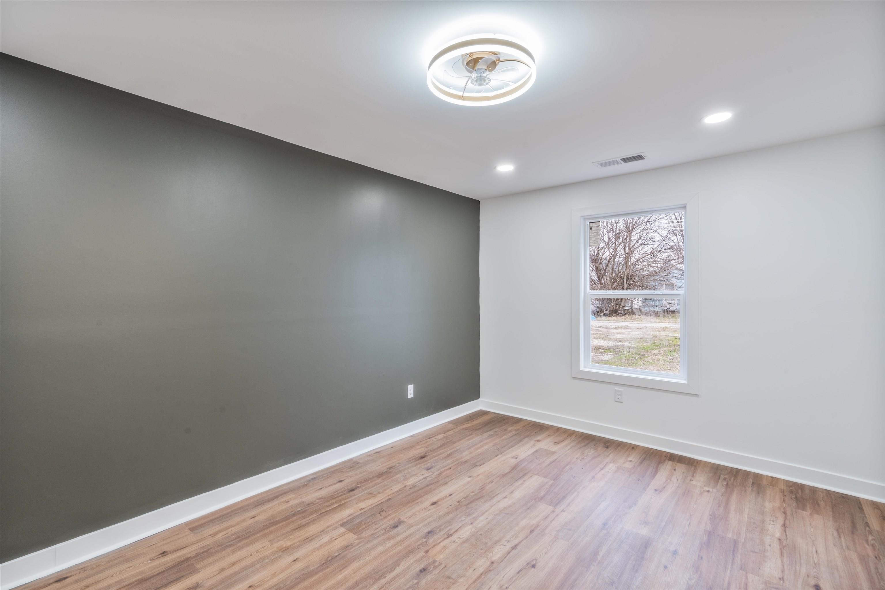 929 Hall Street, Owensboro, Kentucky 42303, 3 Bedrooms Bedrooms, ,2 BathroomsBathrooms,Single Family Residence,For Sale,Hall Street,94428