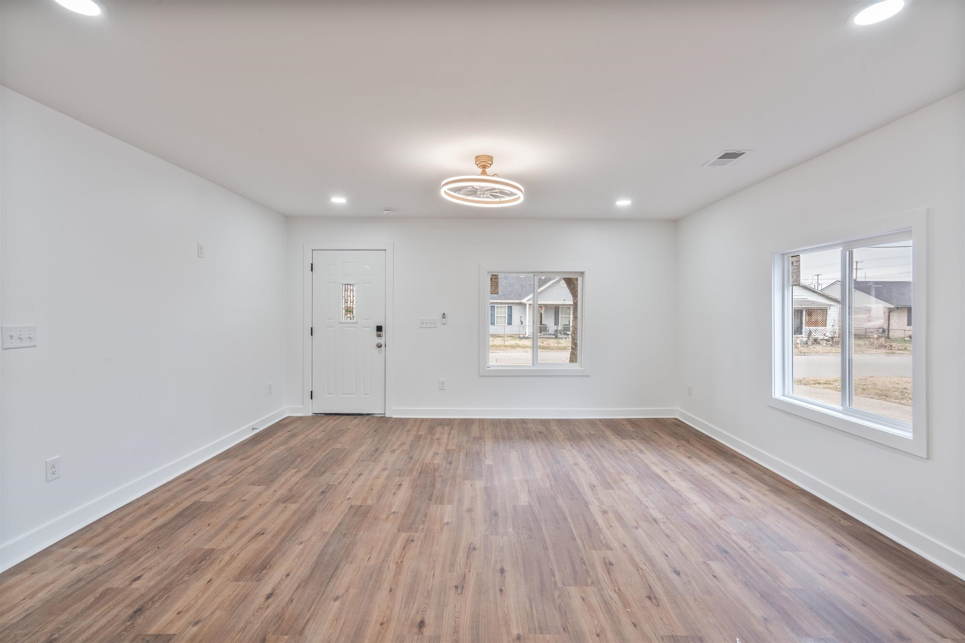 929 Hall Street, Owensboro, Kentucky 42303, 3 Bedrooms Bedrooms, ,2 BathroomsBathrooms,Single Family Residence,For Sale,Hall Street,94428