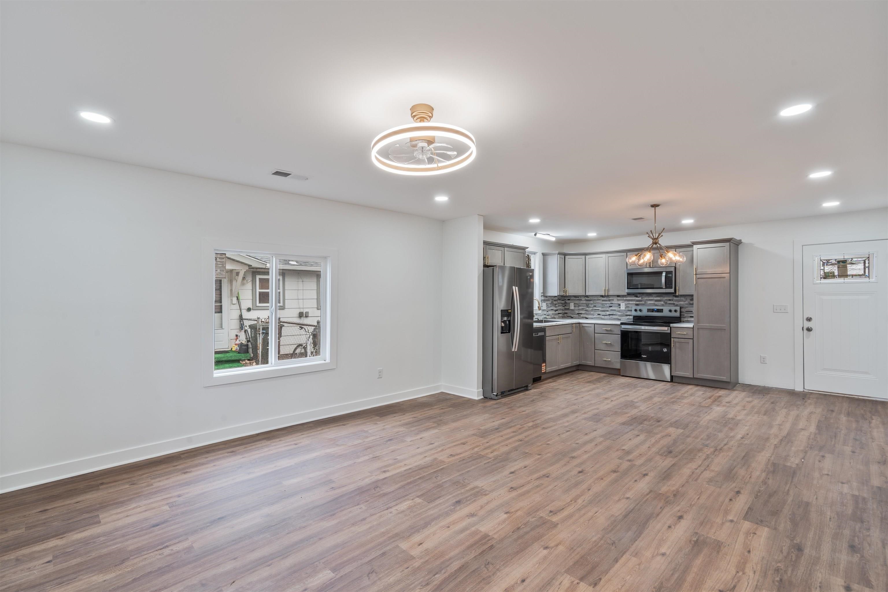 929 Hall Street, Owensboro, Kentucky 42303, 3 Bedrooms Bedrooms, ,2 BathroomsBathrooms,Single Family Residence,For Sale,Hall Street,94428