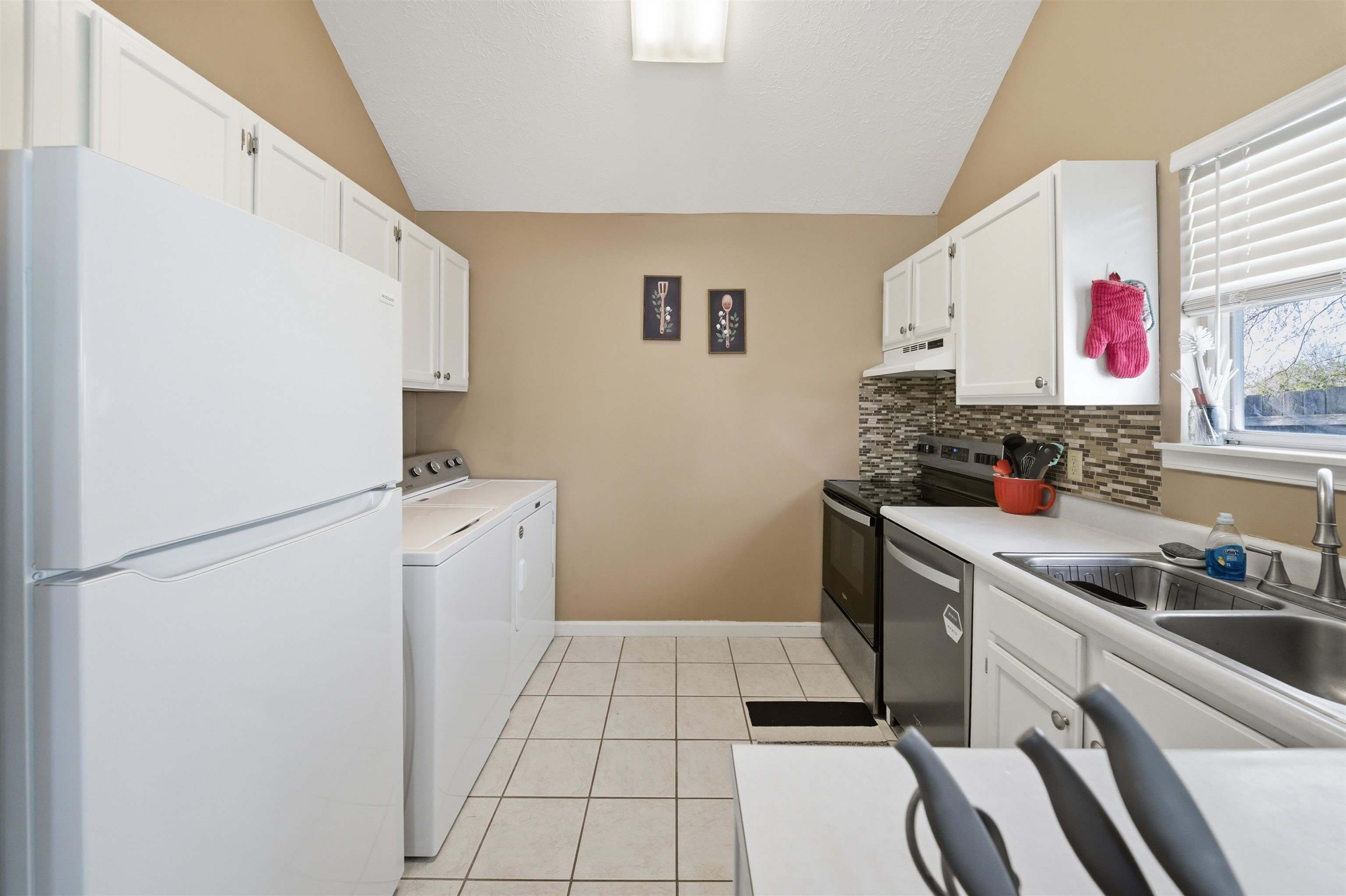 2504 Elder Drive, Owensboro, Kentucky 42301, 3 Bedrooms Bedrooms, ,2 BathroomsBathrooms,Single Family Residence,For Sale,Elder Drive,94436