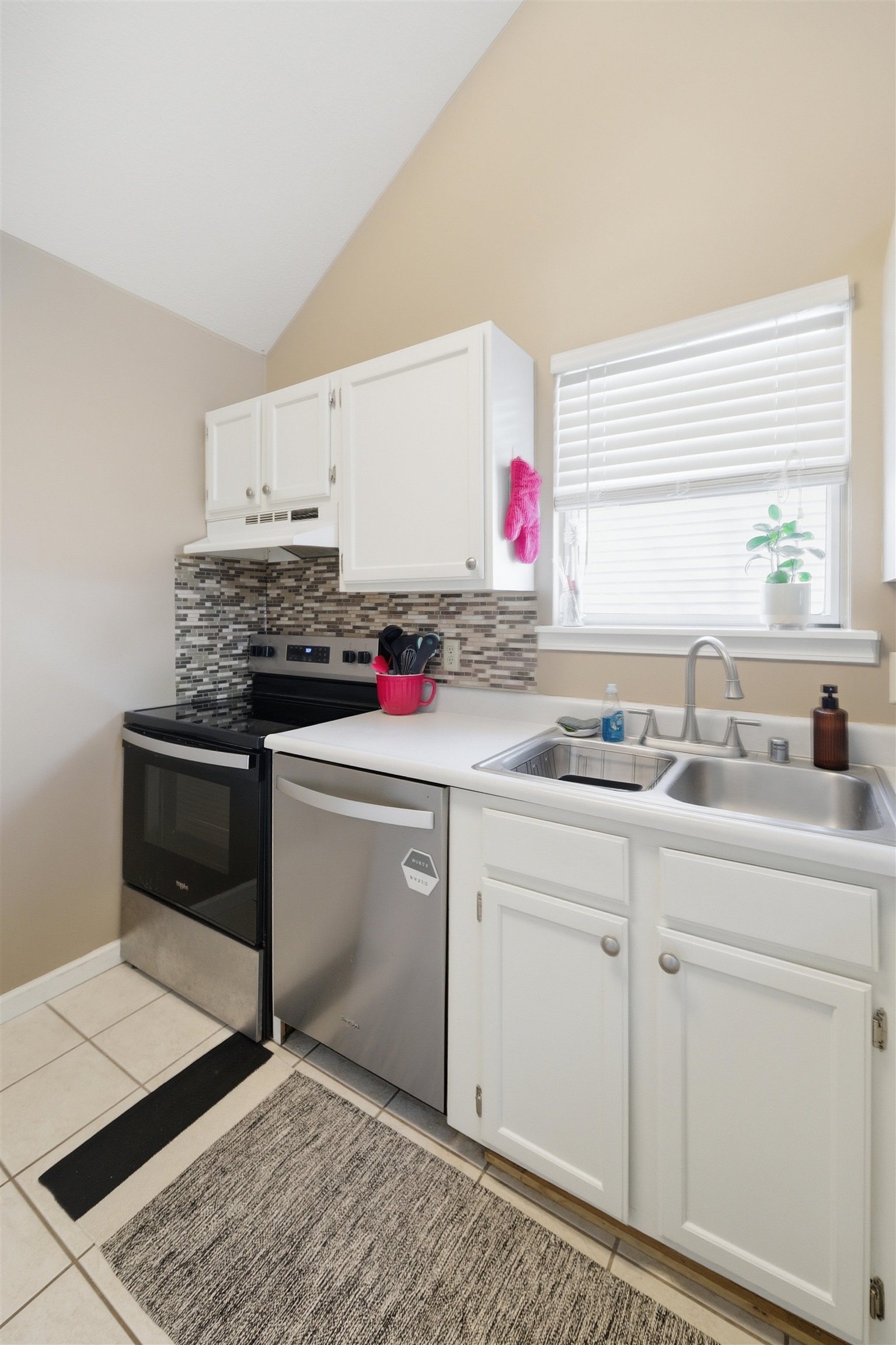 2504 Elder Drive, Owensboro, Kentucky 42301, 3 Bedrooms Bedrooms, ,2 BathroomsBathrooms,Single Family Residence,For Sale,Elder Drive,94436