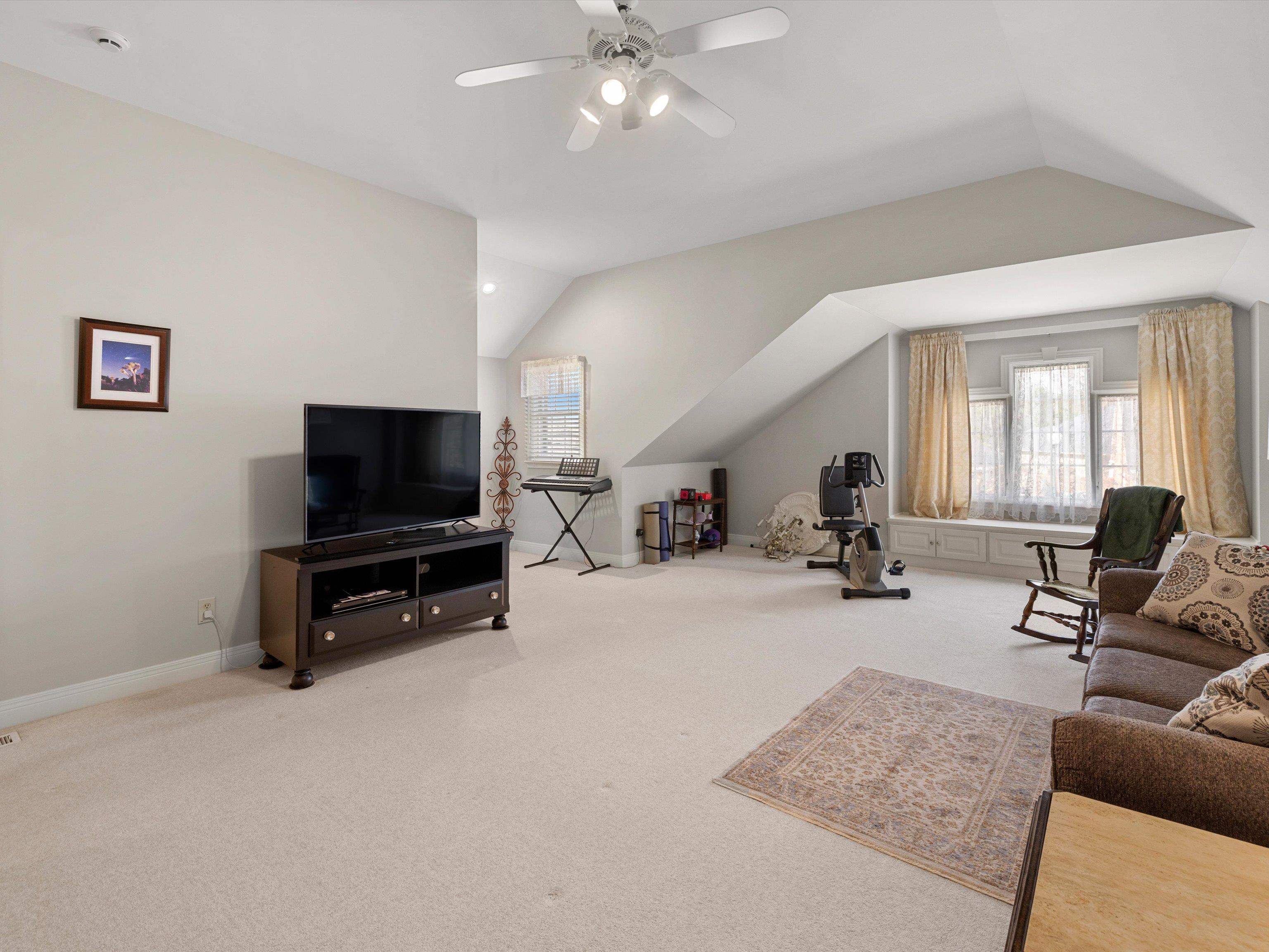 2334 Ford Avenue, Owensboro, Kentucky 42301, 4 Bedrooms Bedrooms, ,3 BathroomsBathrooms,Single Family Residence,For Sale,Ford Avenue,94437