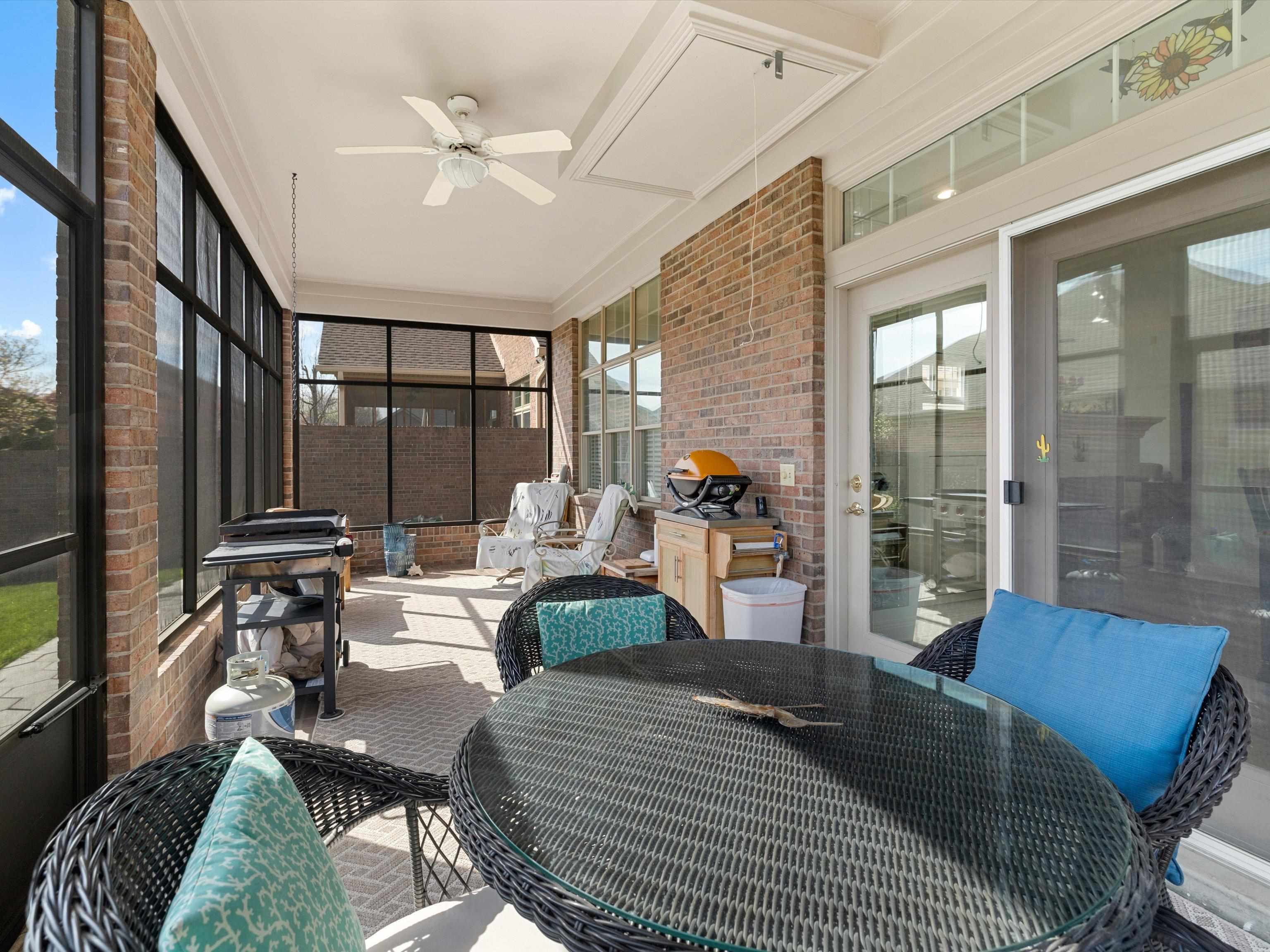 2334 Ford Avenue, Owensboro, Kentucky 42301, 4 Bedrooms Bedrooms, ,3 BathroomsBathrooms,Single Family Residence,For Sale,Ford Avenue,94437