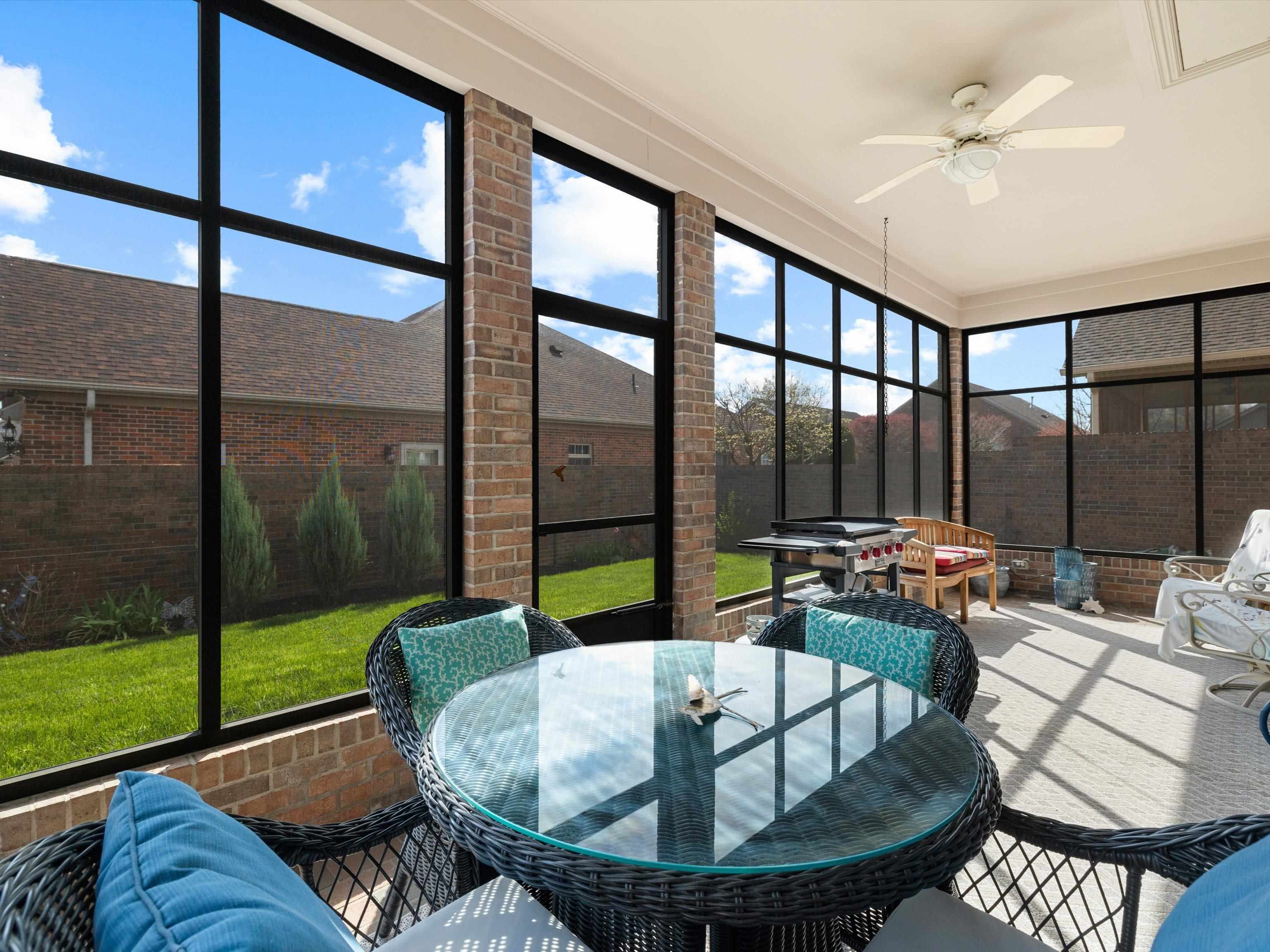 2334 Ford Avenue, Owensboro, Kentucky 42301, 4 Bedrooms Bedrooms, ,3 BathroomsBathrooms,Single Family Residence,For Sale,Ford Avenue,94437