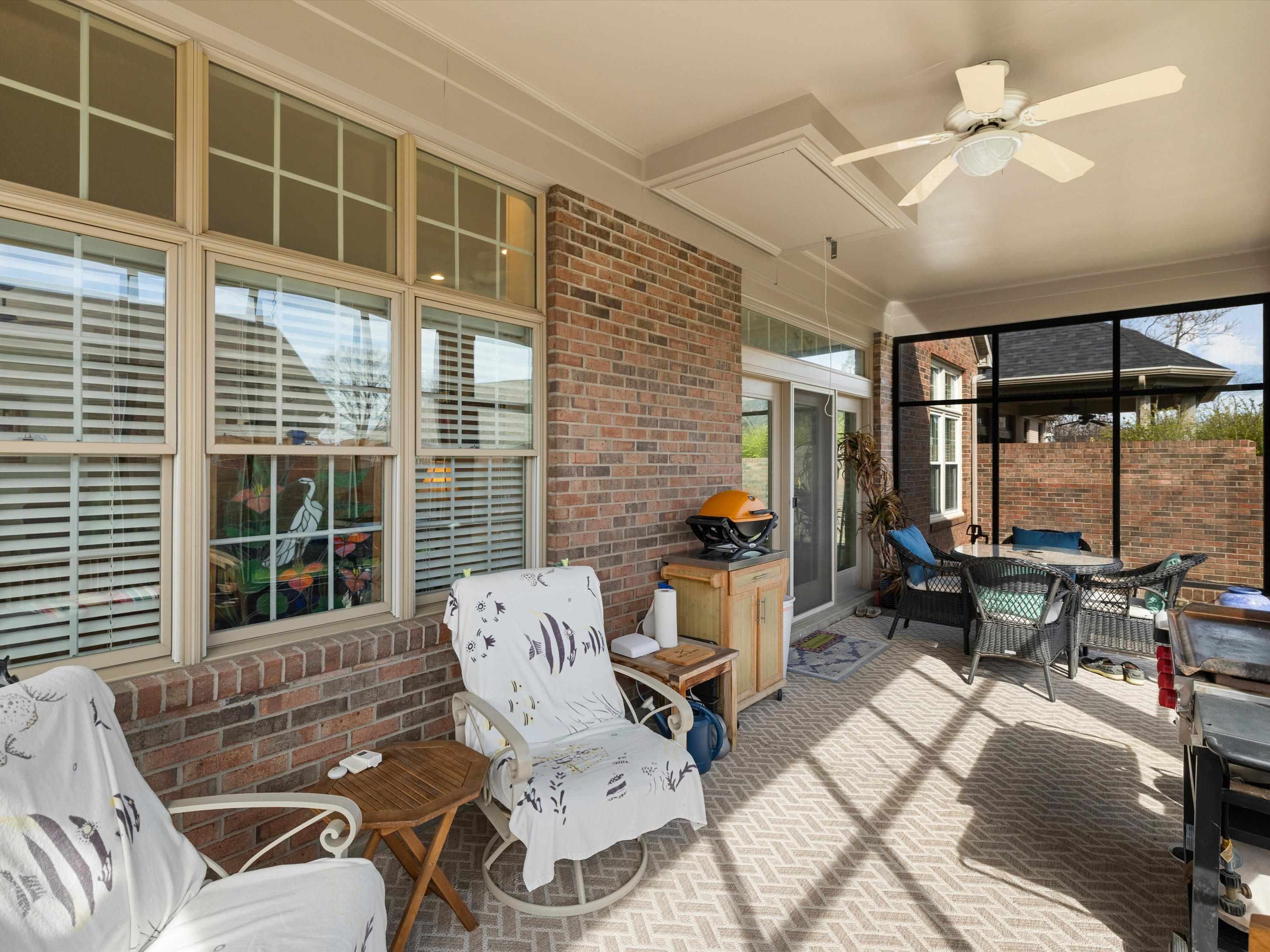 2334 Ford Avenue, Owensboro, Kentucky 42301, 4 Bedrooms Bedrooms, ,3 BathroomsBathrooms,Single Family Residence,For Sale,Ford Avenue,94437