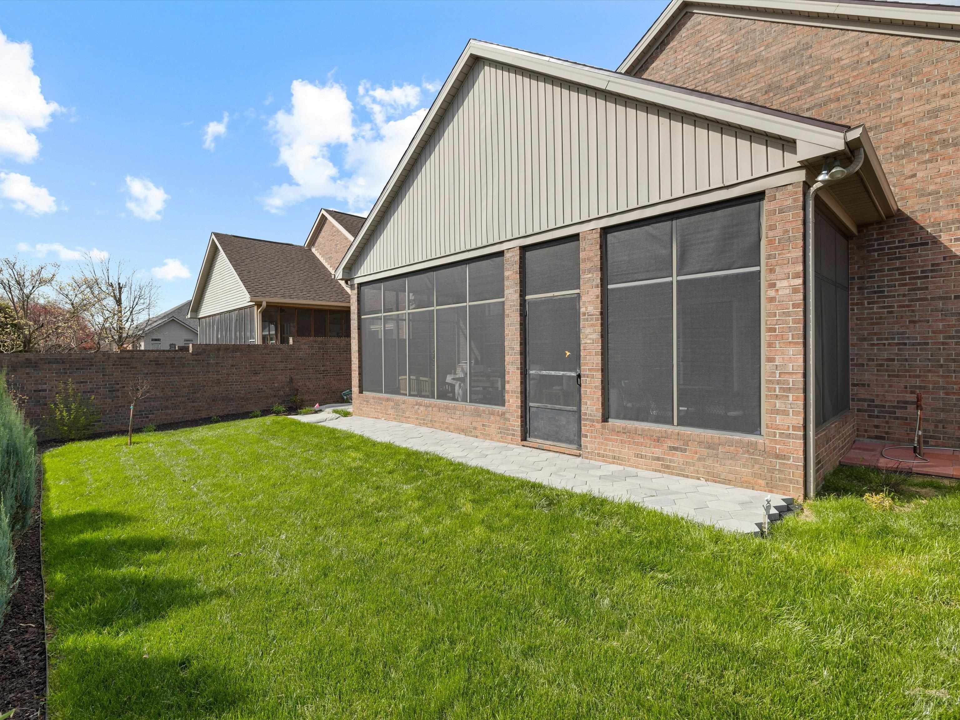 2334 Ford Avenue, Owensboro, Kentucky 42301, 4 Bedrooms Bedrooms, ,3 BathroomsBathrooms,Single Family Residence,For Sale,Ford Avenue,94437