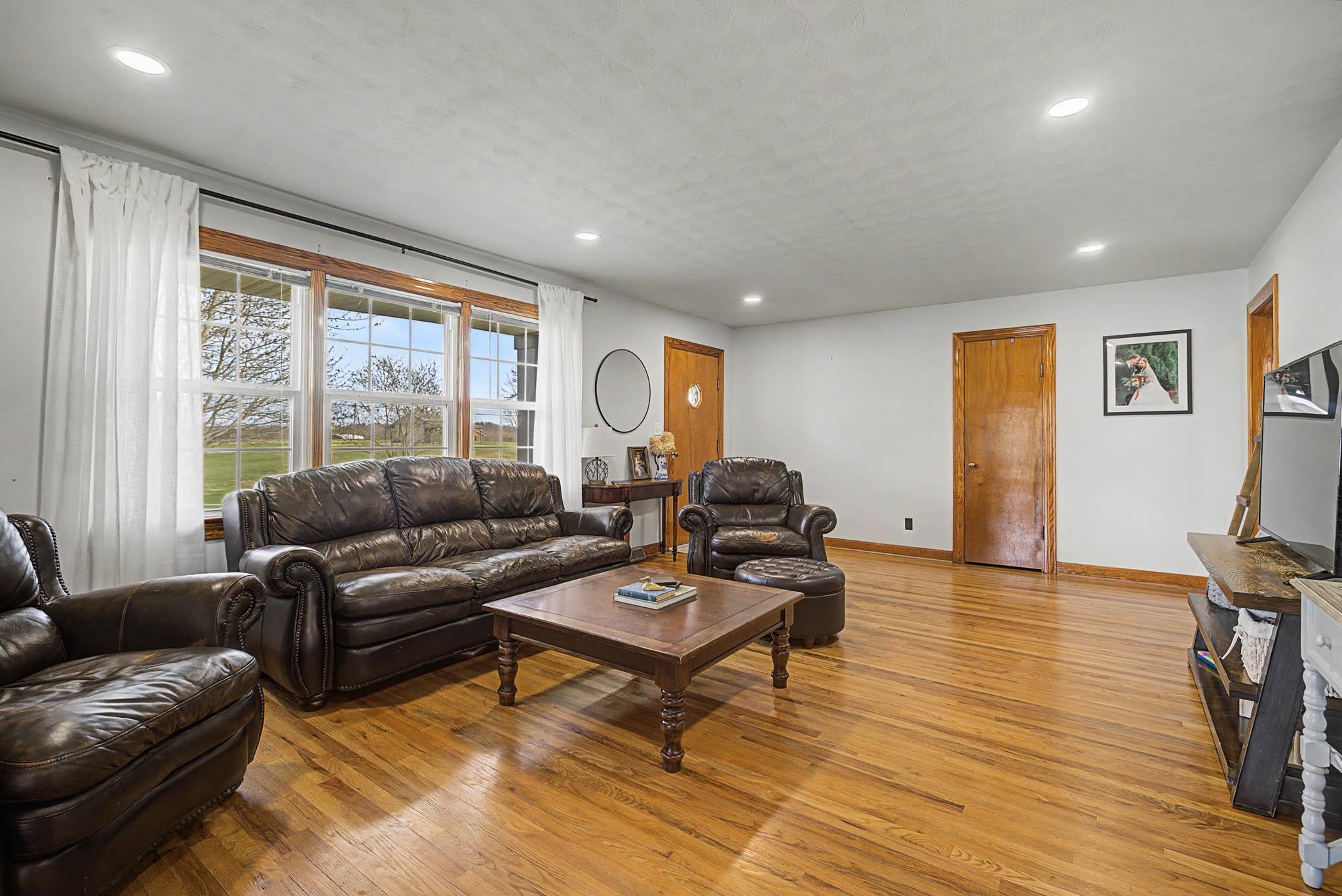 11235 Hwy 764, Whitesville, Kentucky 42378, 5 Bedrooms Bedrooms, ,3 BathroomsBathrooms,Single Family Residence,For Sale,Hwy 764,94438