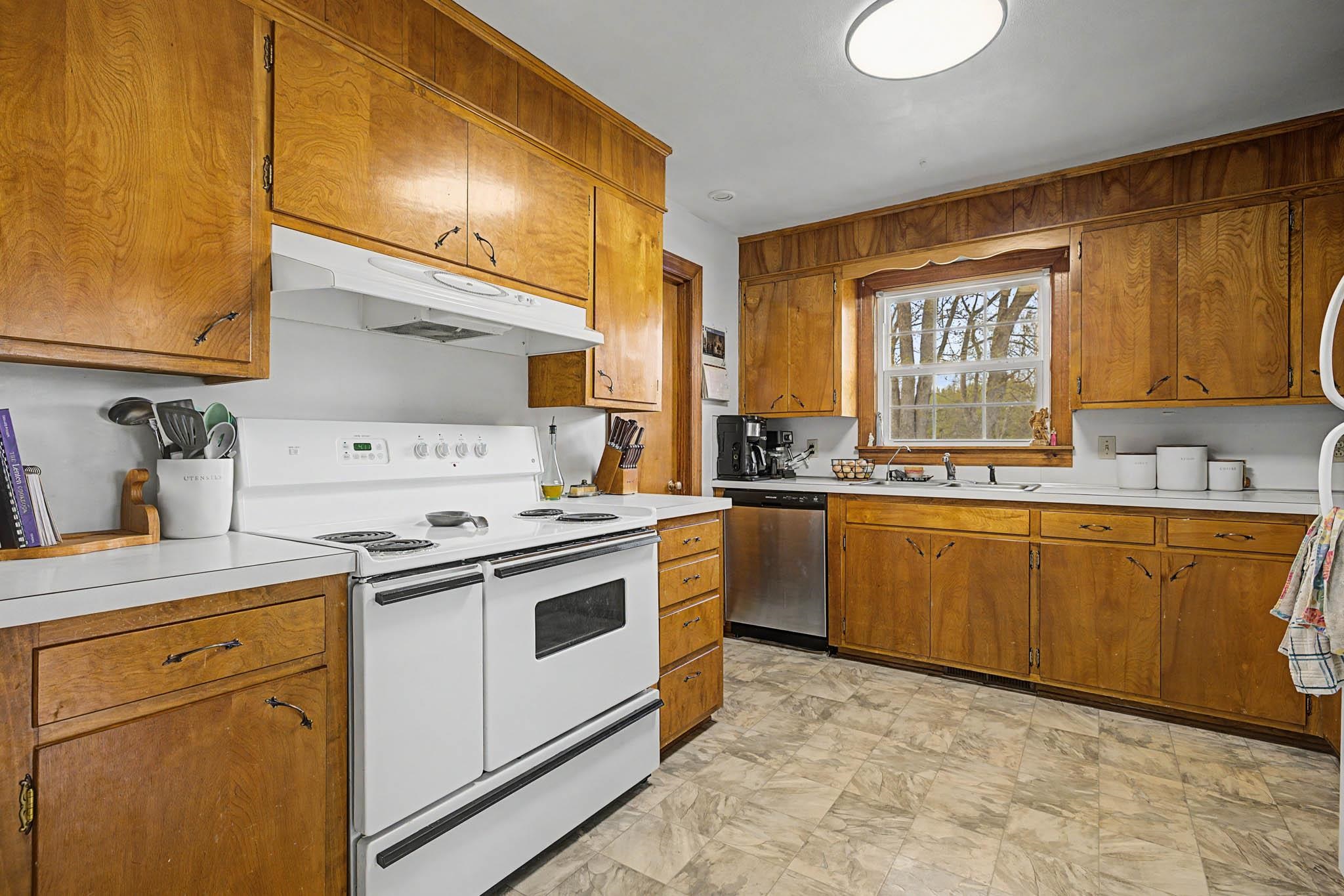 11235 Hwy 764, Whitesville, Kentucky 42378, 5 Bedrooms Bedrooms, ,3 BathroomsBathrooms,Single Family Residence,For Sale,Hwy 764,94438