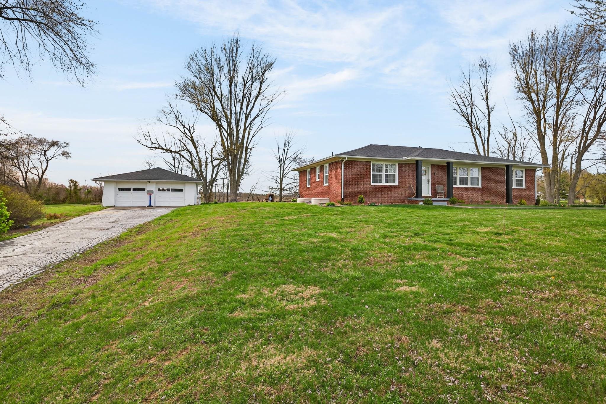 11235 Hwy 764, Whitesville, Kentucky 42378, 5 Bedrooms Bedrooms, ,3 BathroomsBathrooms,Single Family Residence,For Sale,Hwy 764,94438