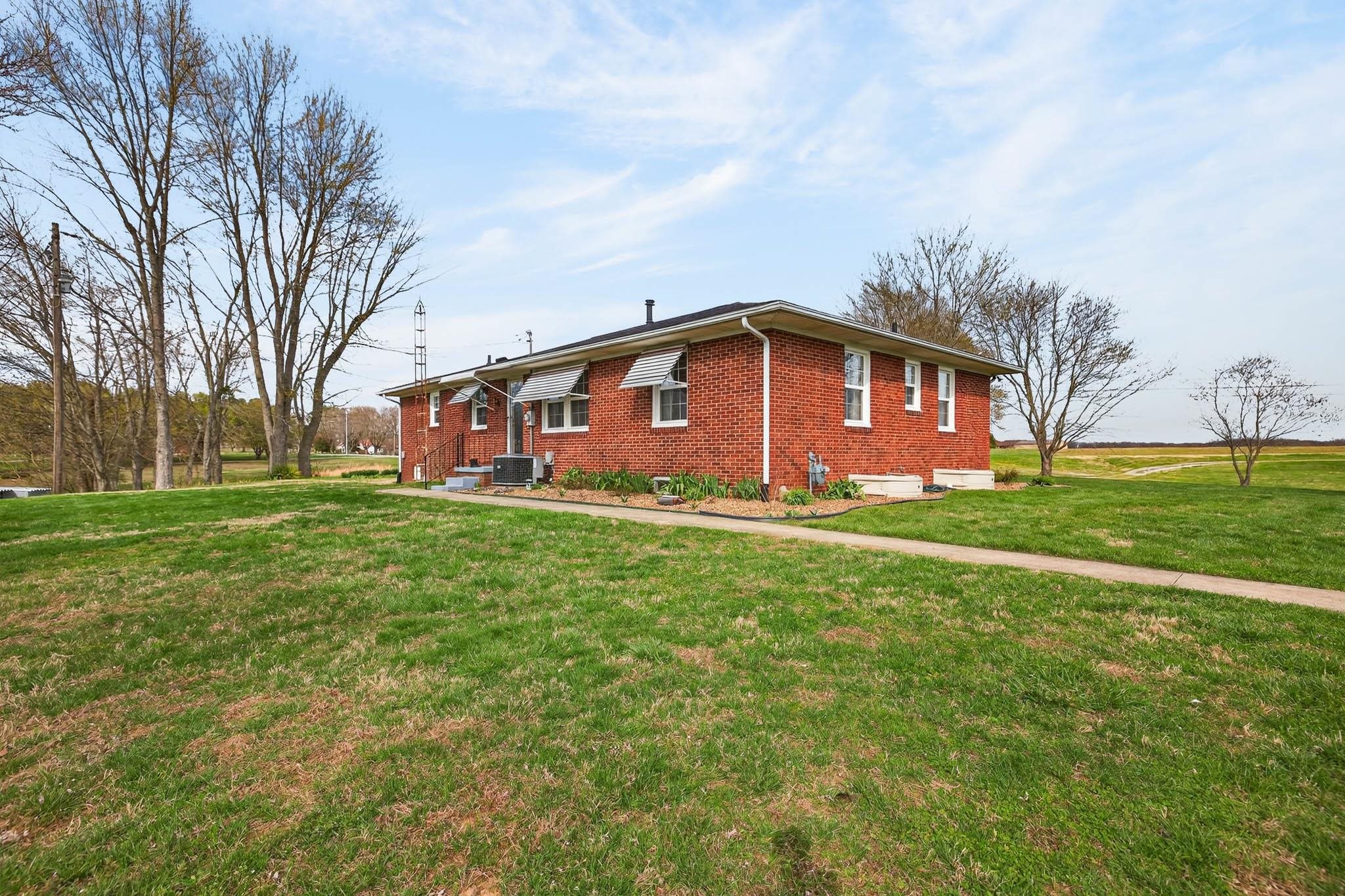 11235 Hwy 764, Whitesville, Kentucky 42378, 5 Bedrooms Bedrooms, ,3 BathroomsBathrooms,Single Family Residence,For Sale,Hwy 764,94438