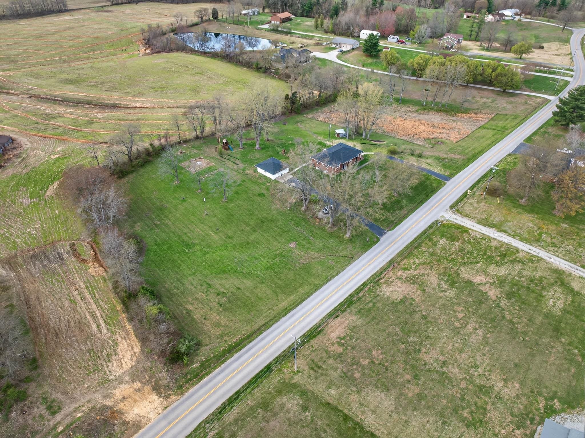 11235 Hwy 764, Whitesville, Kentucky 42378, 5 Bedrooms Bedrooms, ,3 BathroomsBathrooms,Single Family Residence,For Sale,Hwy 764,94438