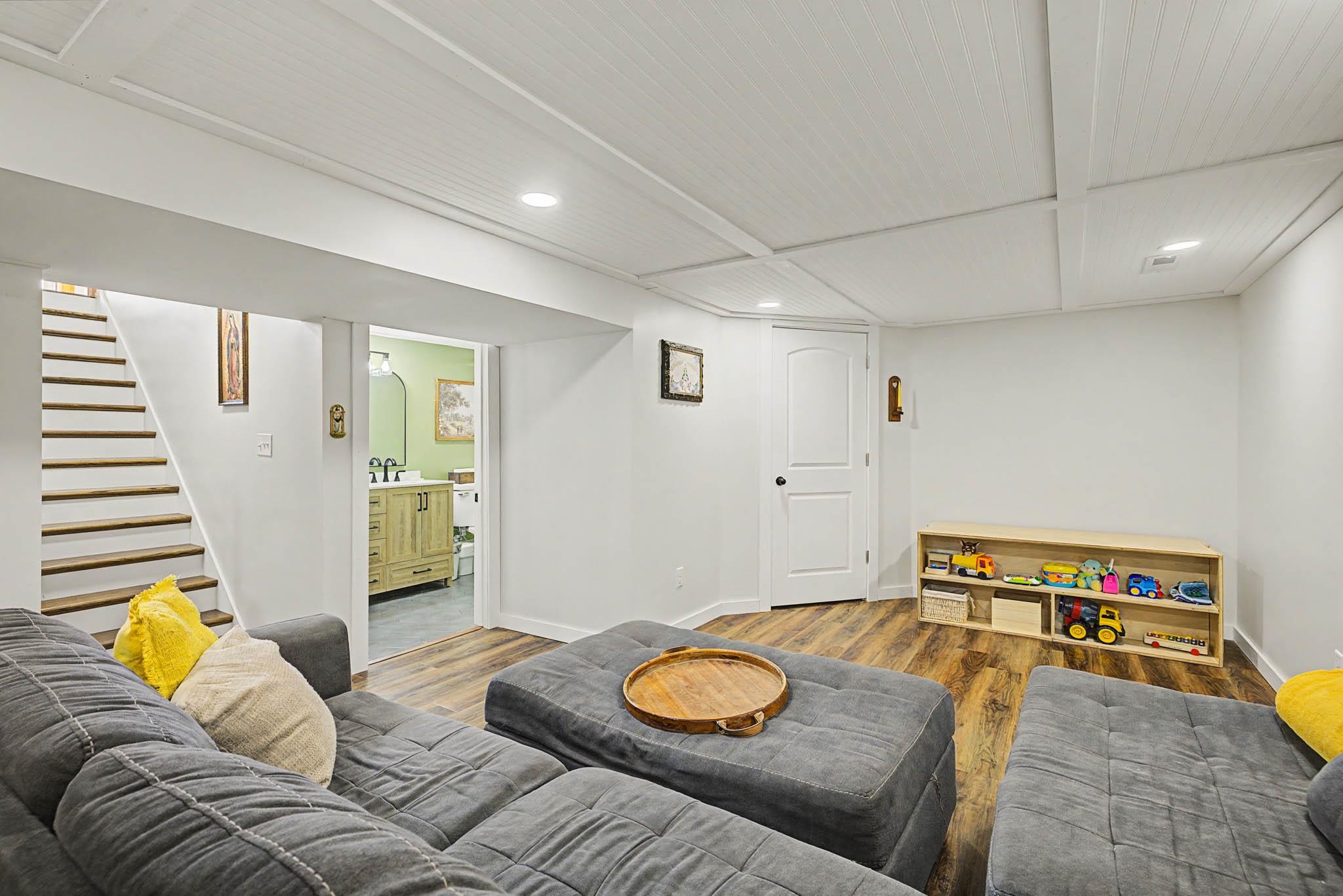 11235 Hwy 764, Whitesville, Kentucky 42378, 5 Bedrooms Bedrooms, ,3 BathroomsBathrooms,Single Family Residence,For Sale,Hwy 764,94438