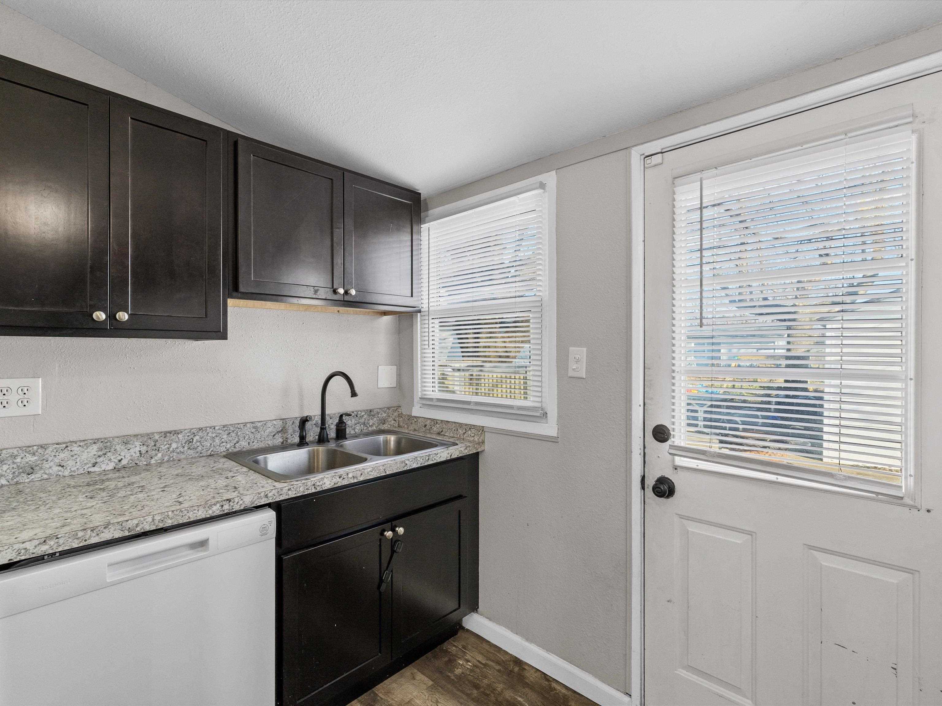 521 Jeff Pl, Owensboro, Kentucky 42301, 2 Bedrooms Bedrooms, ,1 BathroomBathrooms,Single Family Residence,For Sale,Jeff Pl,94440