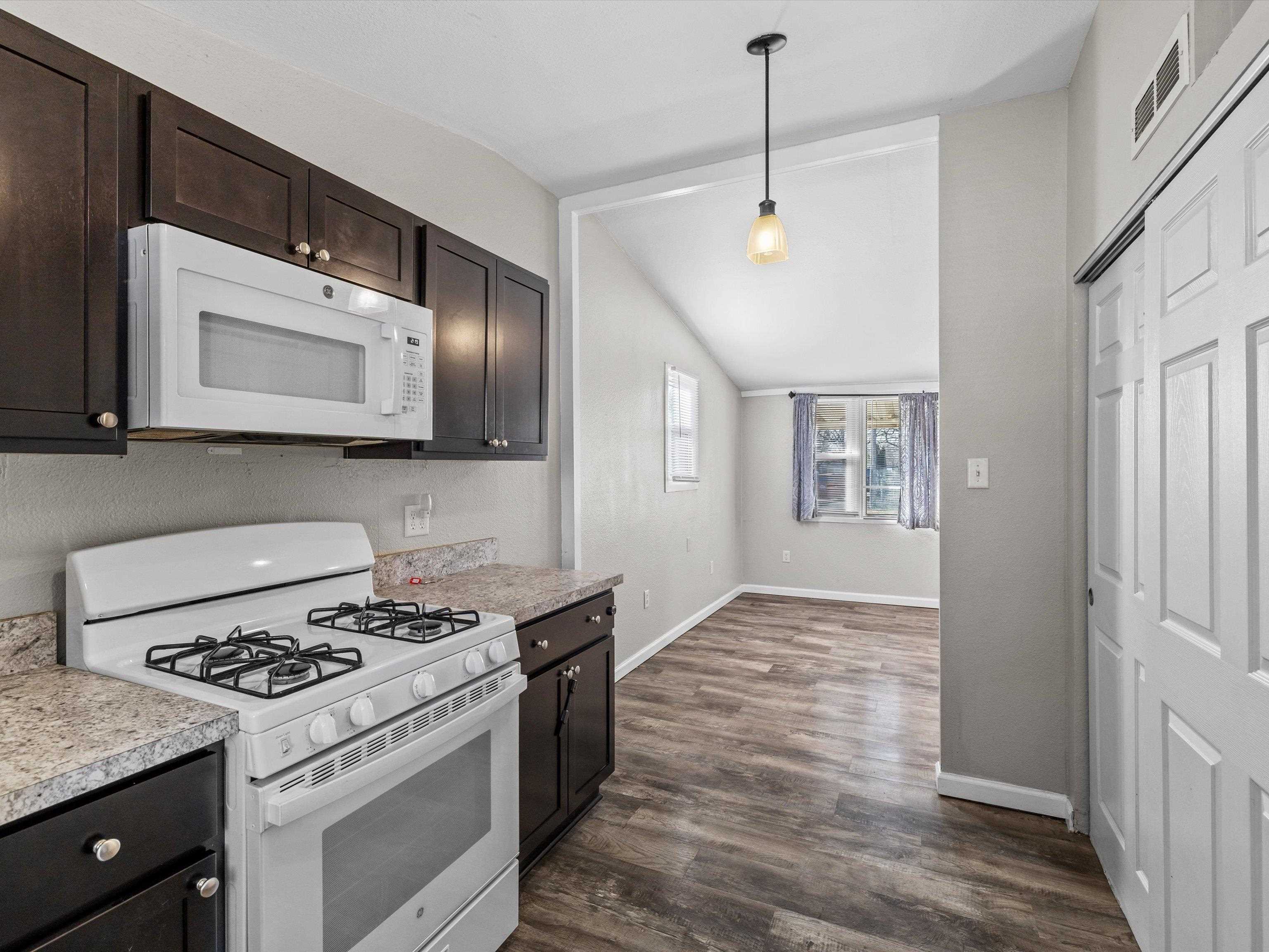 521 Jeff Pl, Owensboro, Kentucky 42301, 2 Bedrooms Bedrooms, ,1 BathroomBathrooms,Single Family Residence,For Sale,Jeff Pl,94440