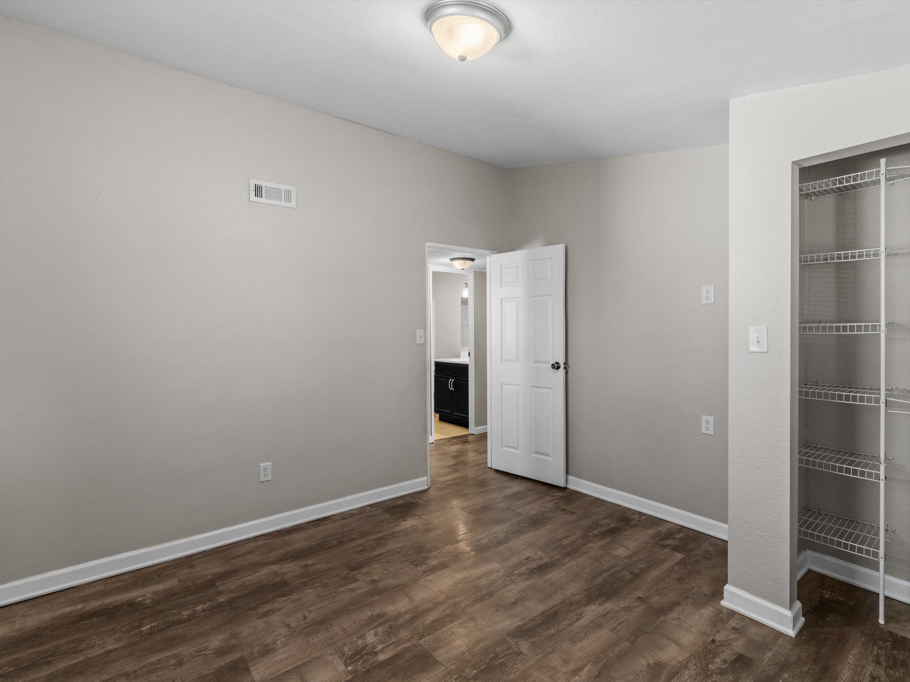 521 Jeff Pl, Owensboro, Kentucky 42301, 2 Bedrooms Bedrooms, ,1 BathroomBathrooms,Single Family Residence,For Sale,Jeff Pl,94440