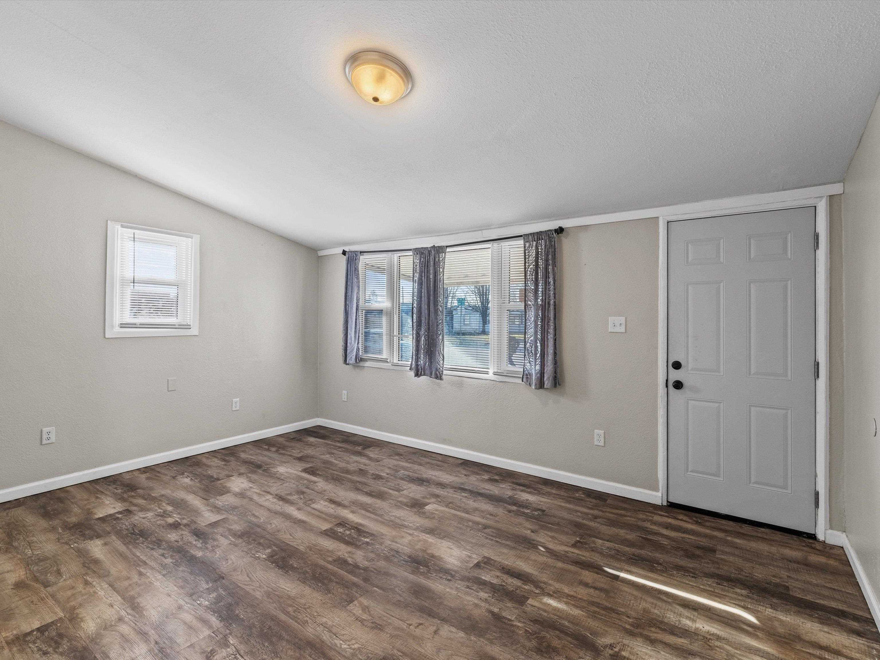 521 Jeff Pl, Owensboro, Kentucky 42301, 2 Bedrooms Bedrooms, ,1 BathroomBathrooms,Single Family Residence,For Sale,Jeff Pl,94440