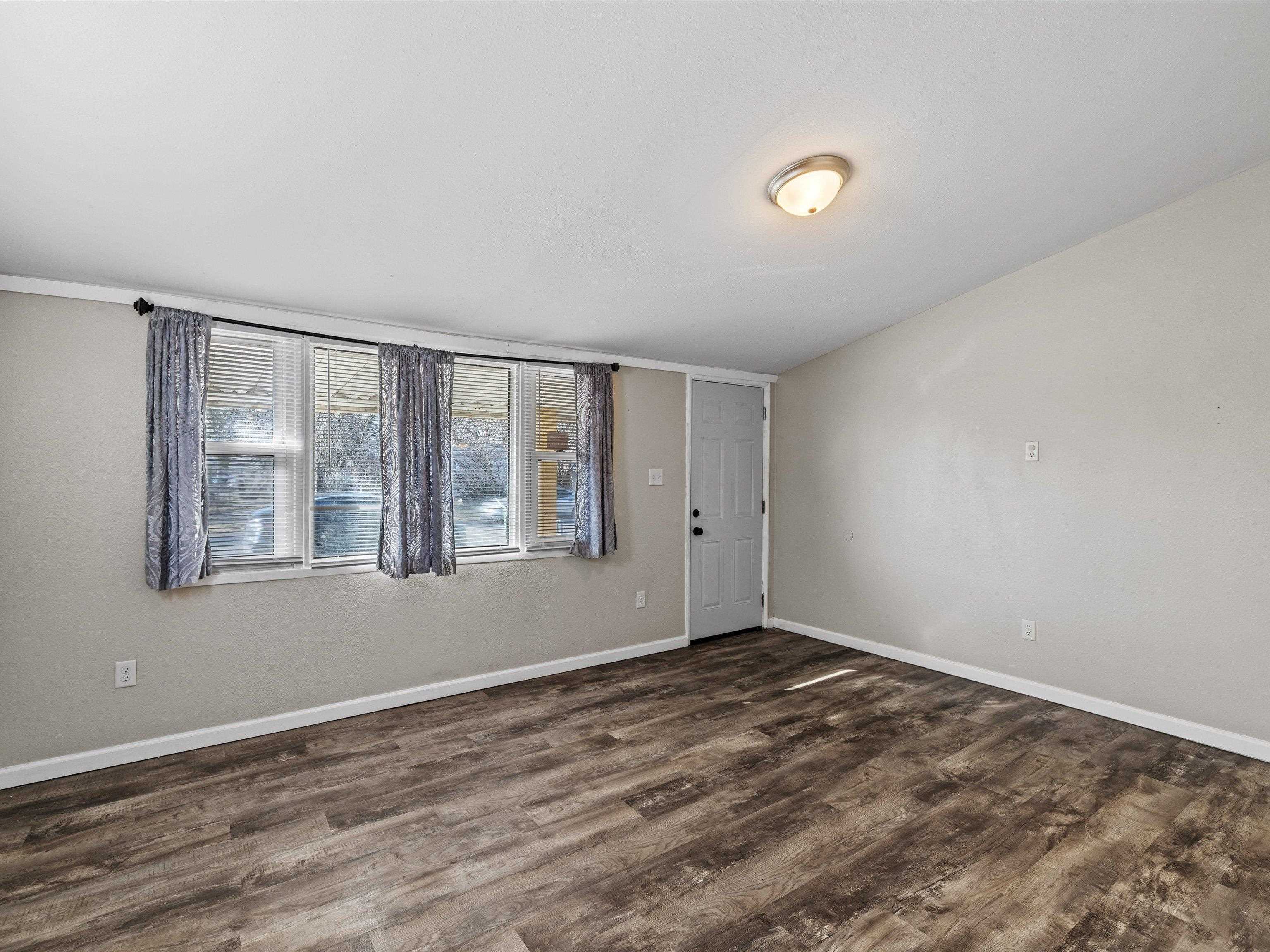 521 Jeff Pl, Owensboro, Kentucky 42301, 2 Bedrooms Bedrooms, ,1 BathroomBathrooms,Single Family Residence,For Sale,Jeff Pl,94440