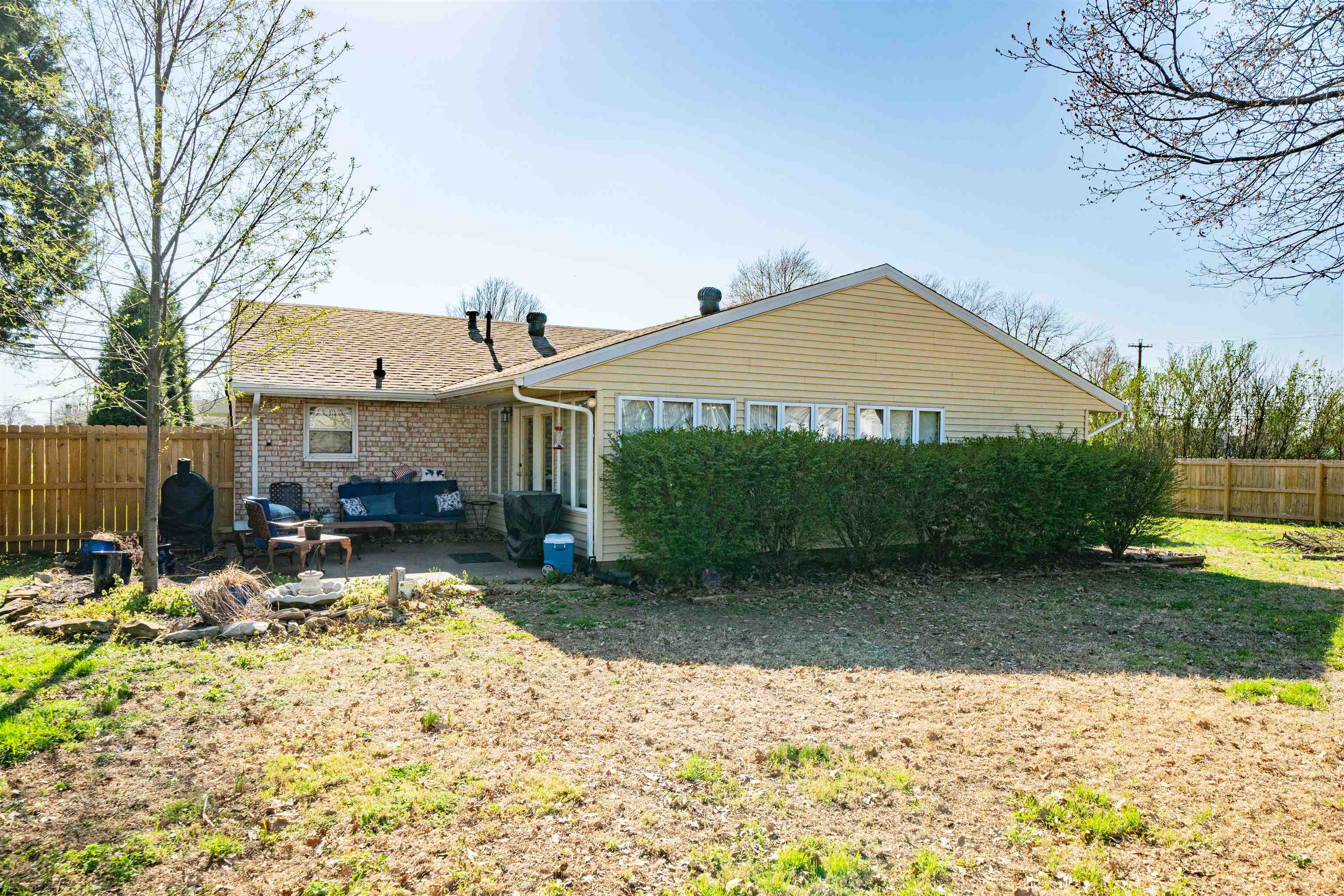 2615 Old Hartford Rd, Owensboro, Kentucky 42303, 4 Bedrooms Bedrooms, ,2 BathroomsBathrooms,Single Family Residence,For Sale,Old Hartford Rd,94446