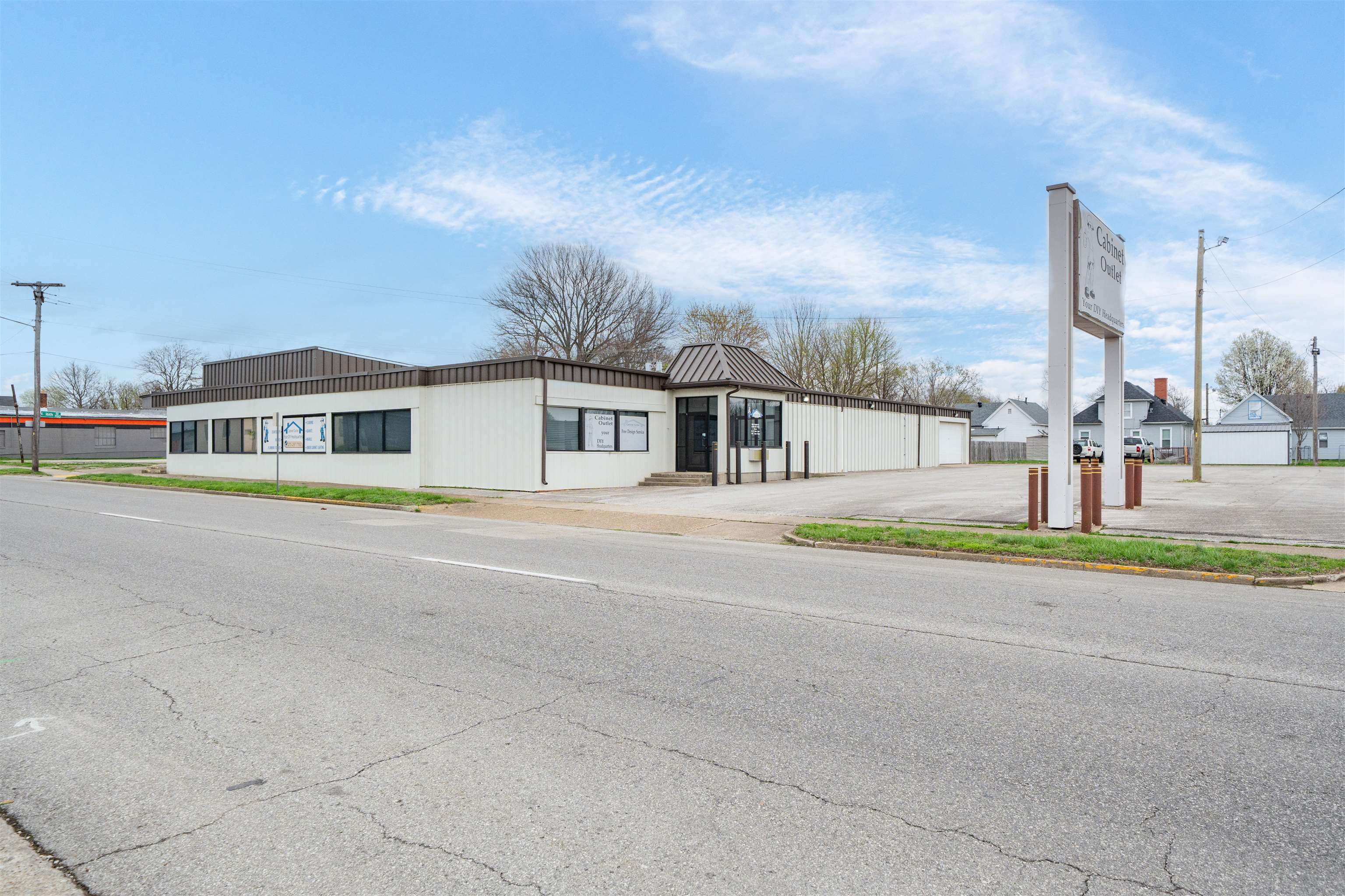 1601 Triplett Street, Owensboro, Kentucky 42303, ,Retail,For Sale,Triplett Street,94448